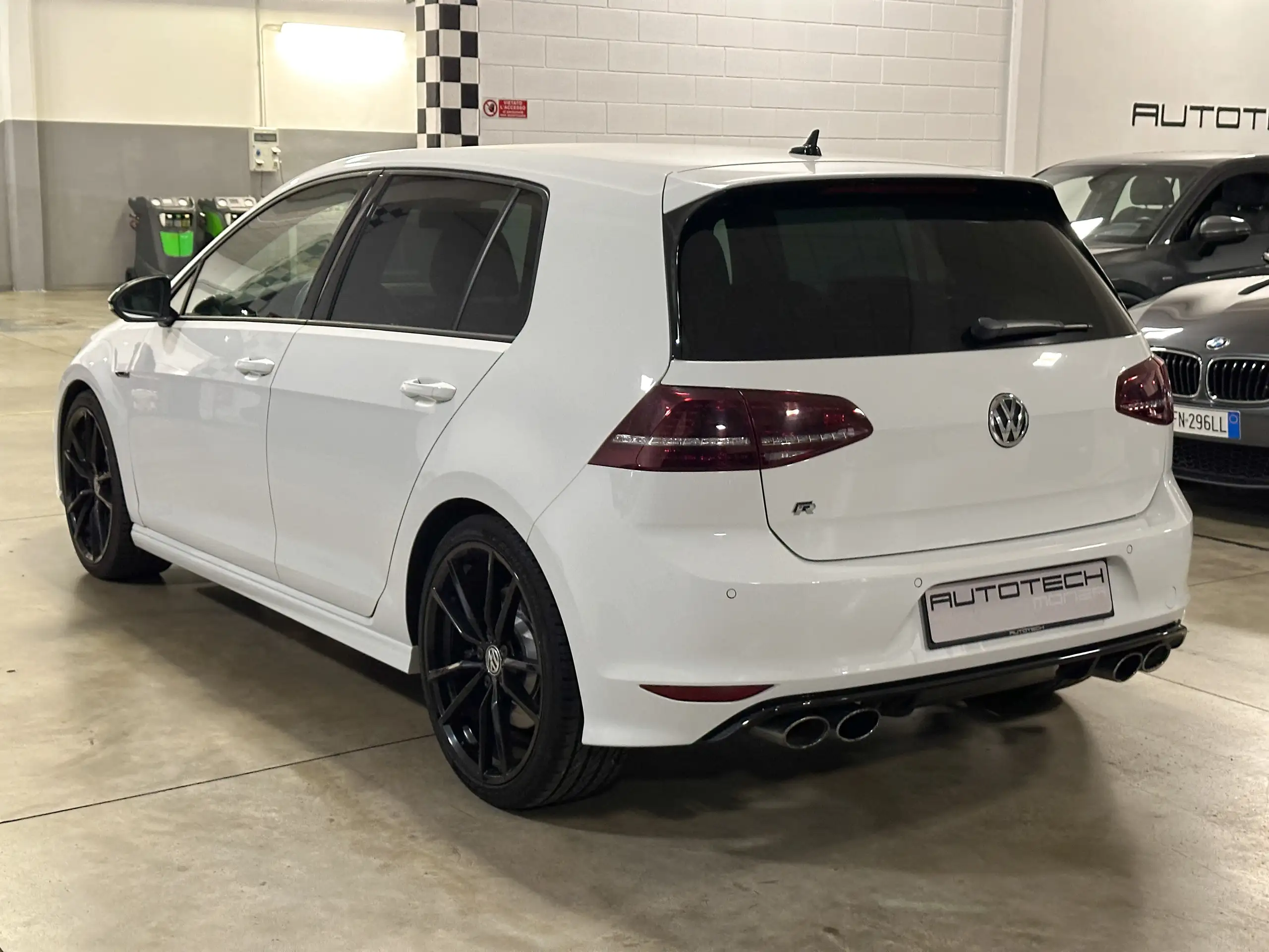 Volkswagen - Golf