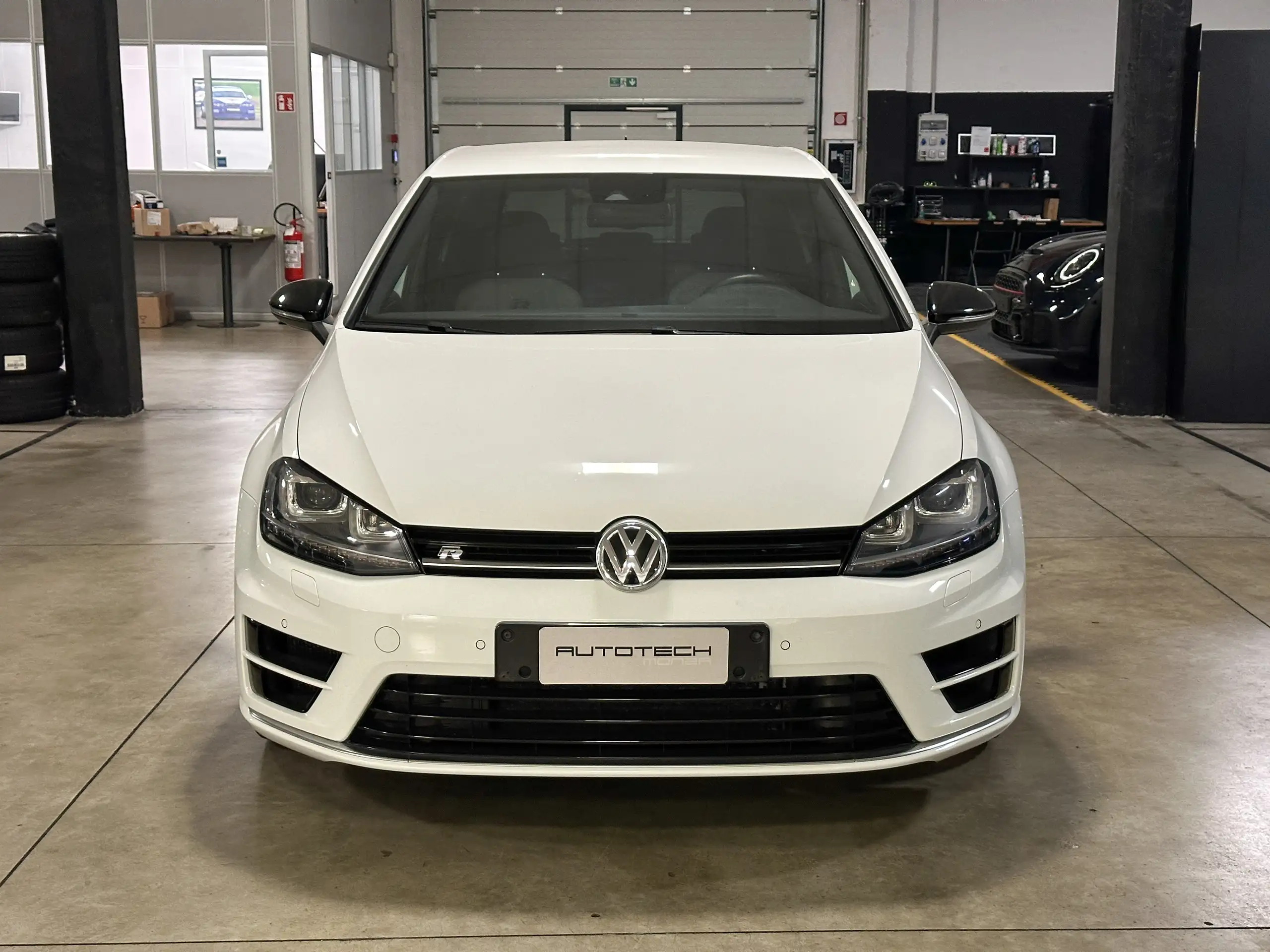 Volkswagen - Golf