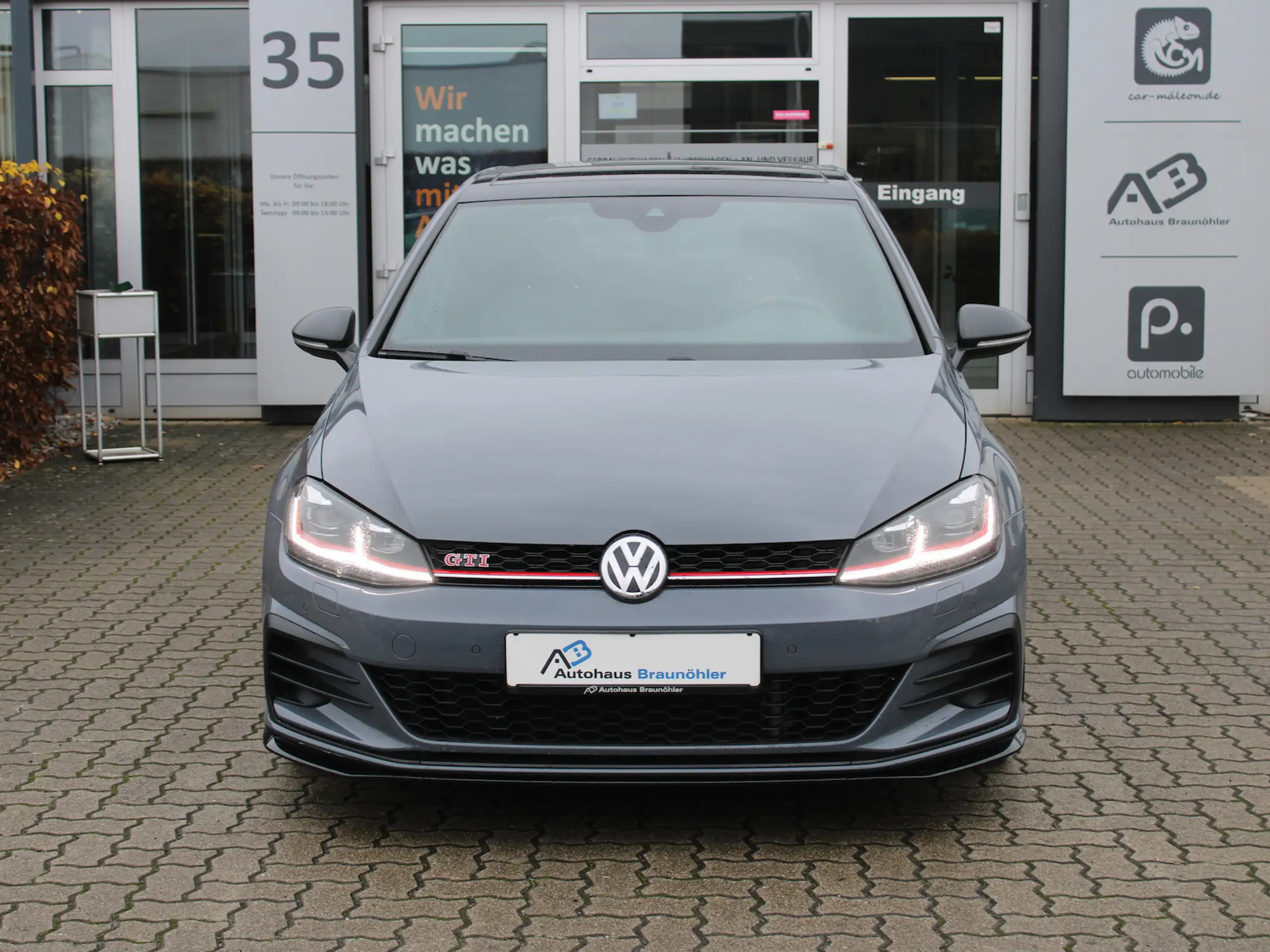 Volkswagen - Golf