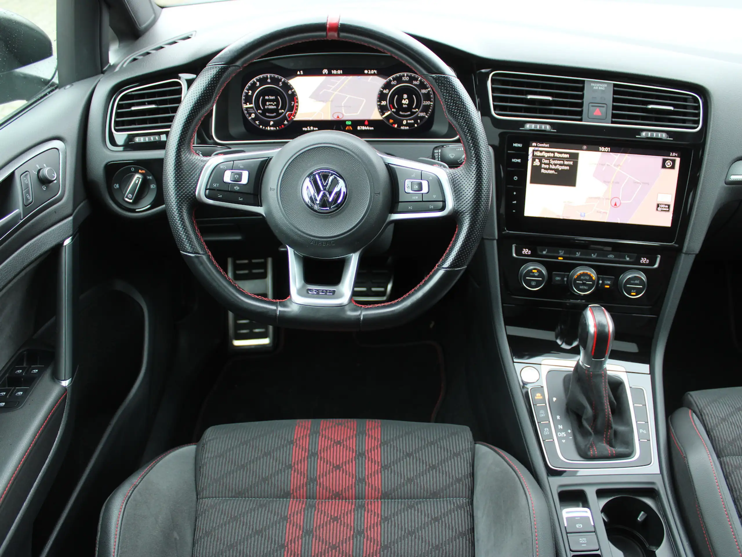 Volkswagen - Golf