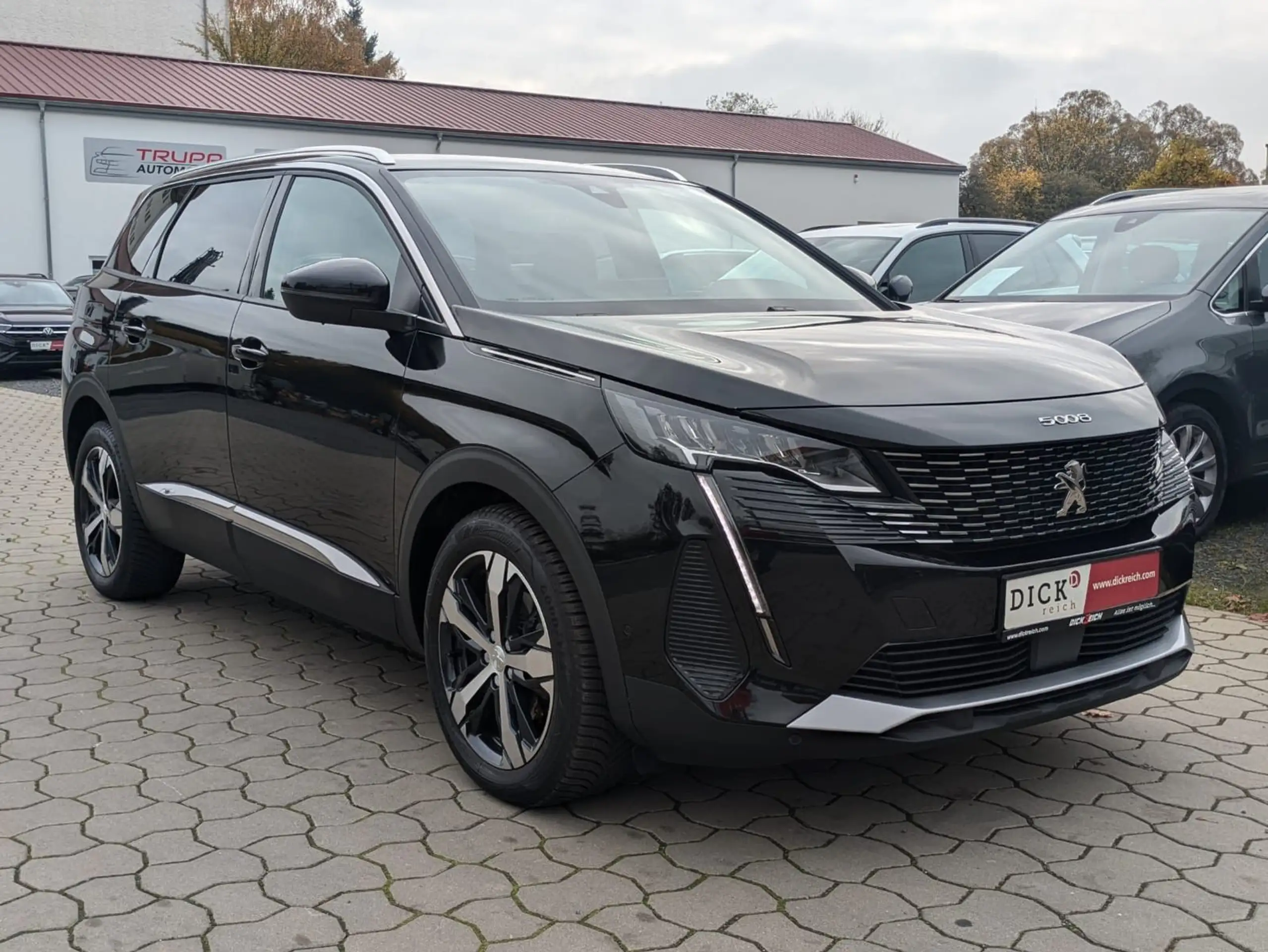 Peugeot - 5008