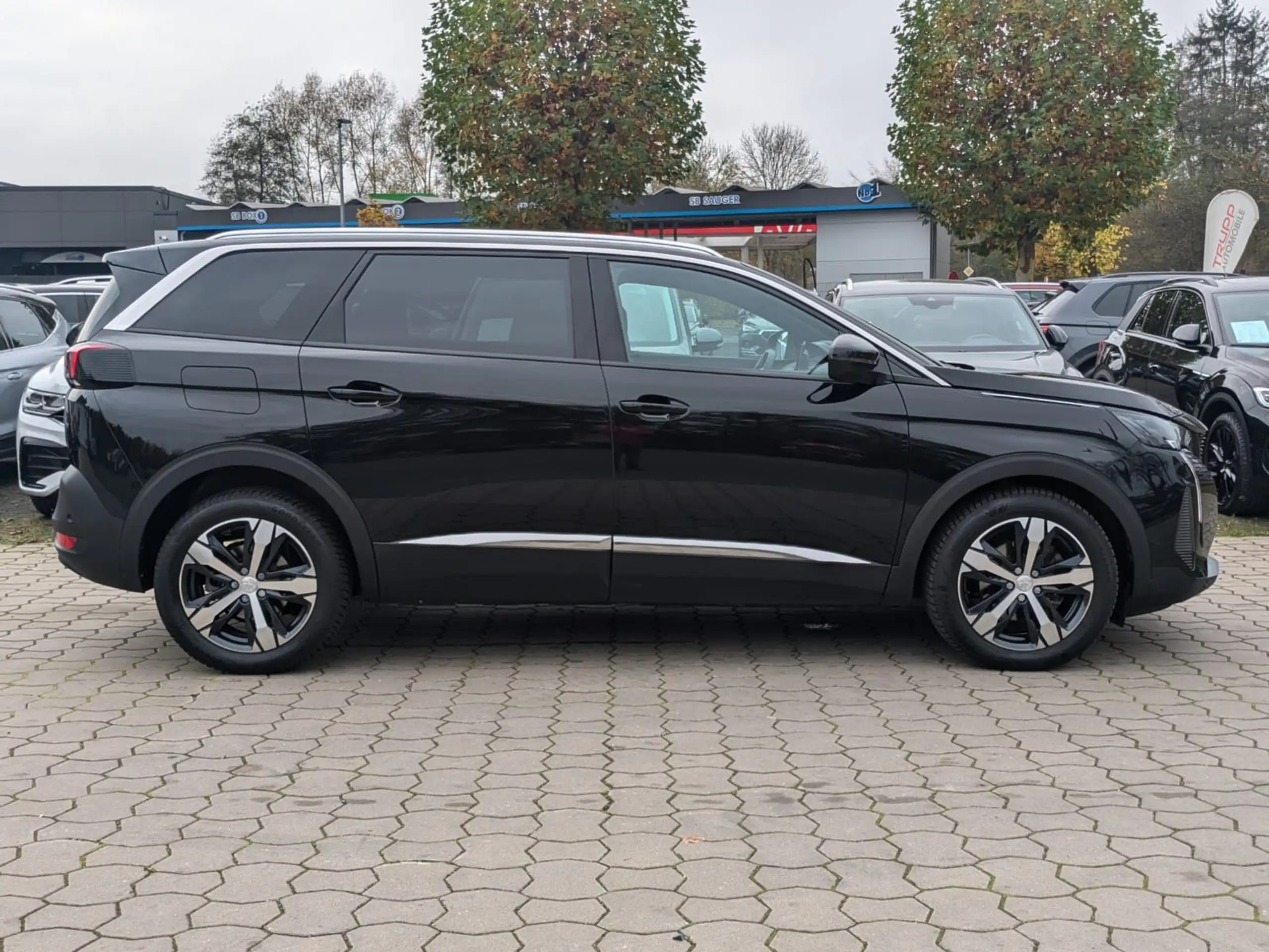 Peugeot - 5008