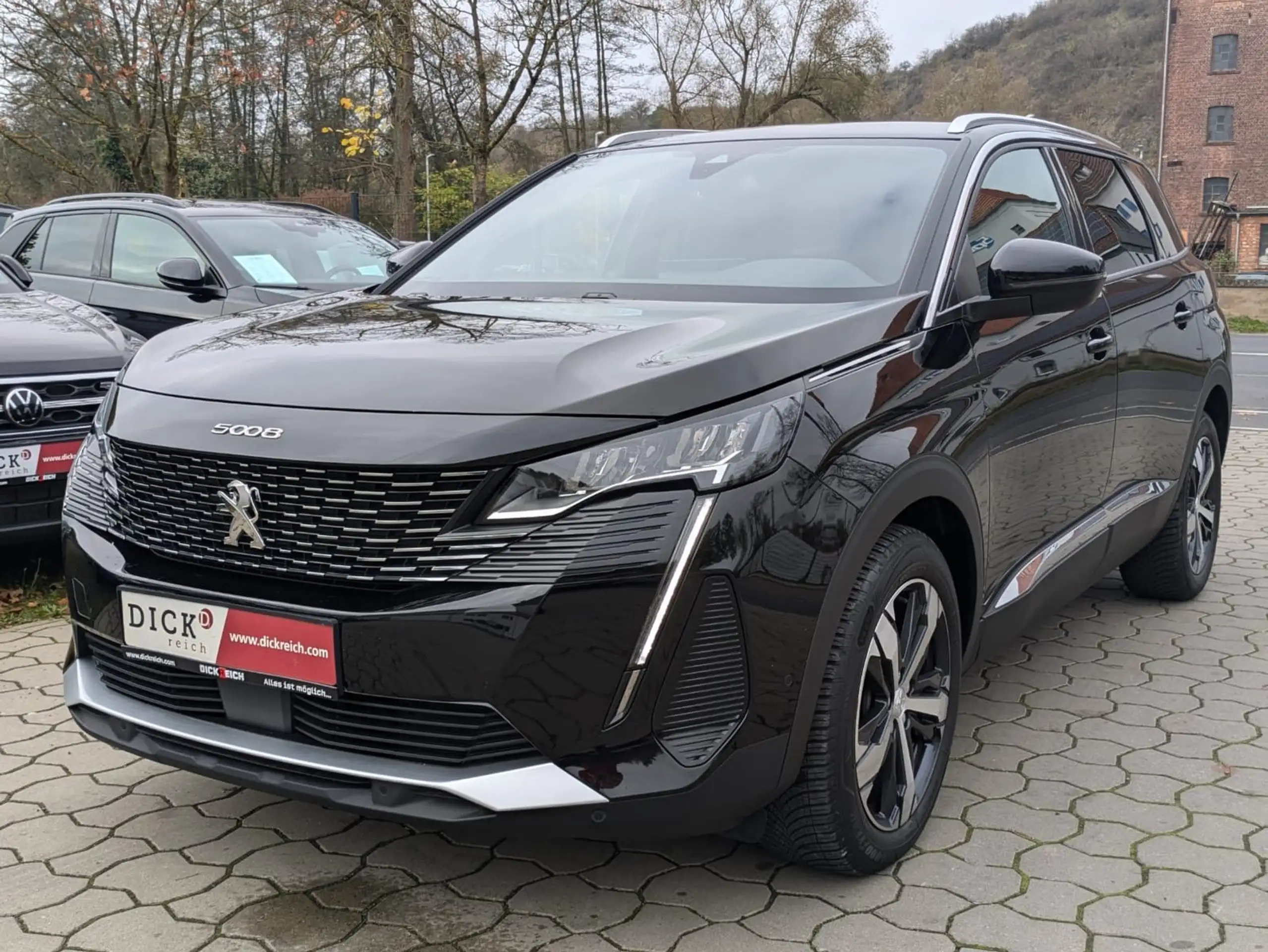 Peugeot - 5008