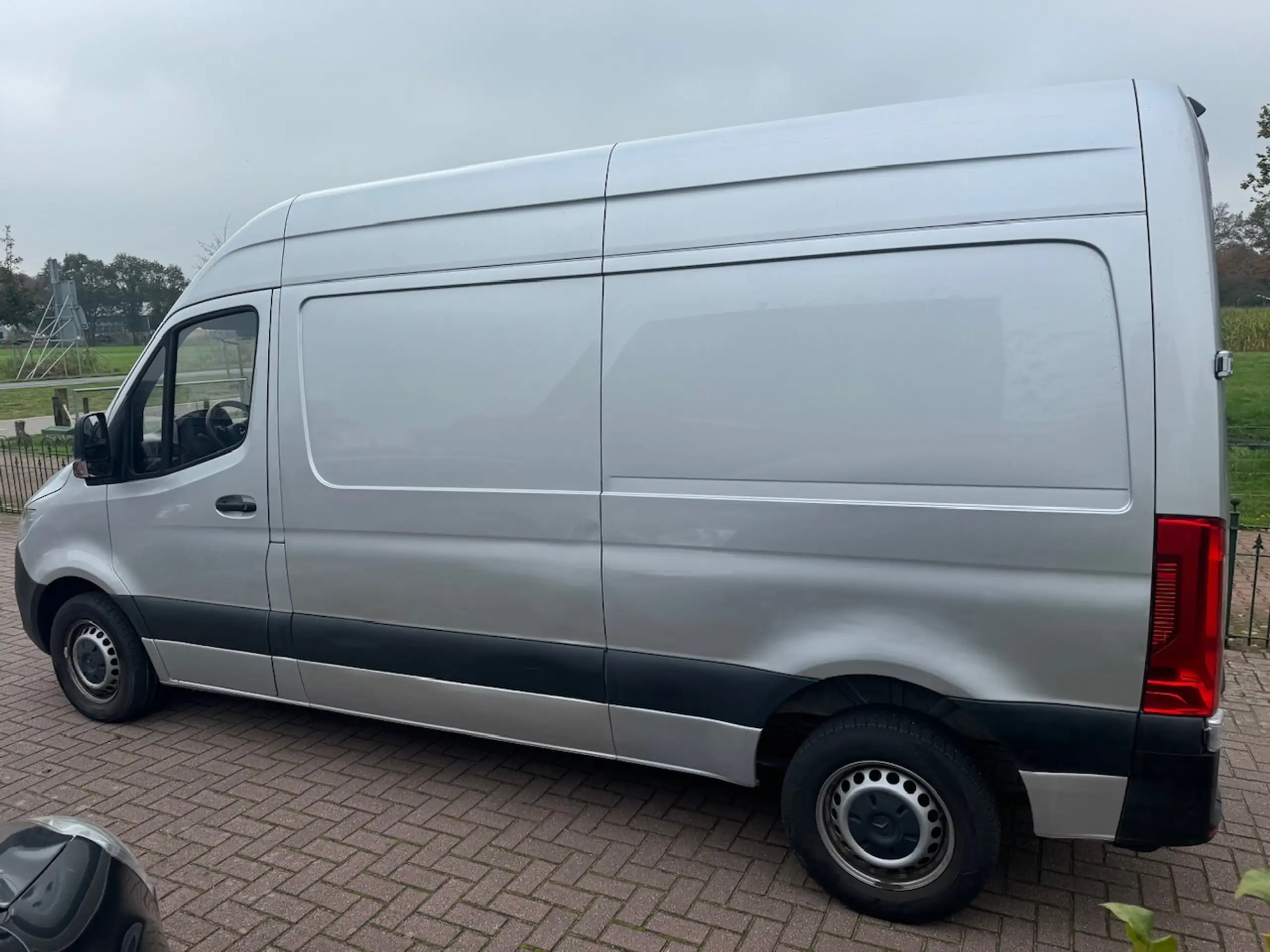 Mercedes-Benz - Sprinter