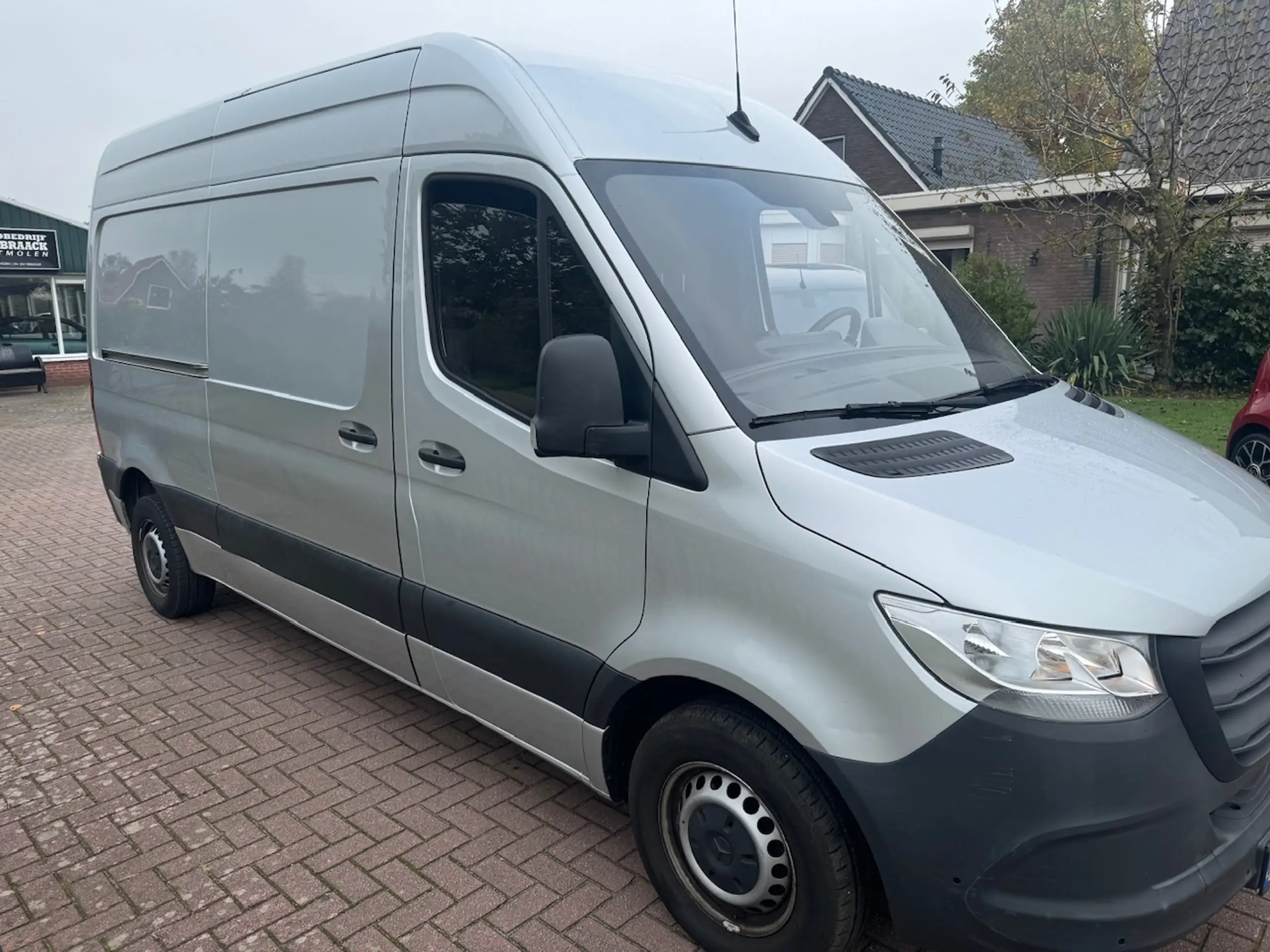 Mercedes-Benz - Sprinter