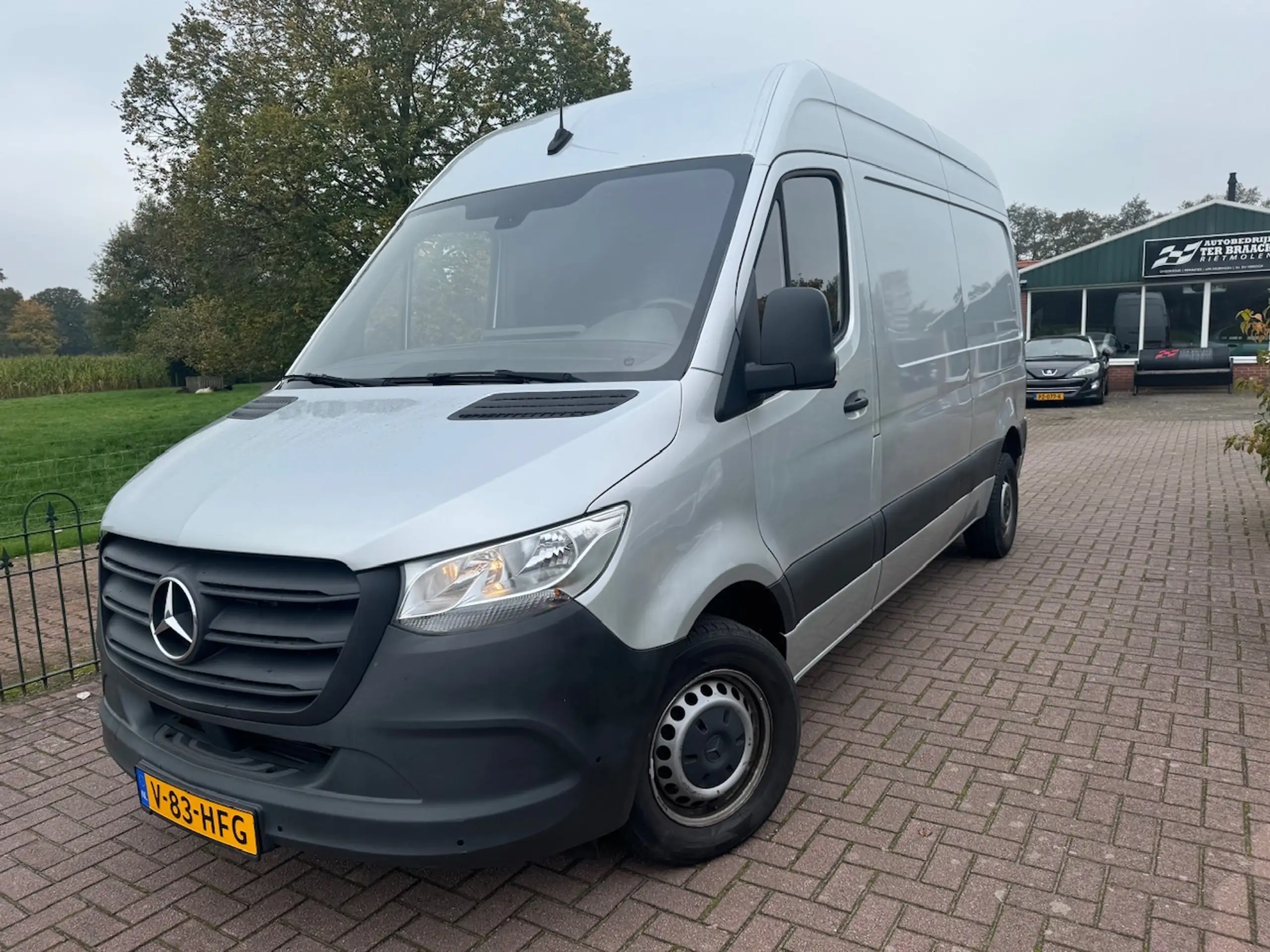 Mercedes-Benz - Sprinter