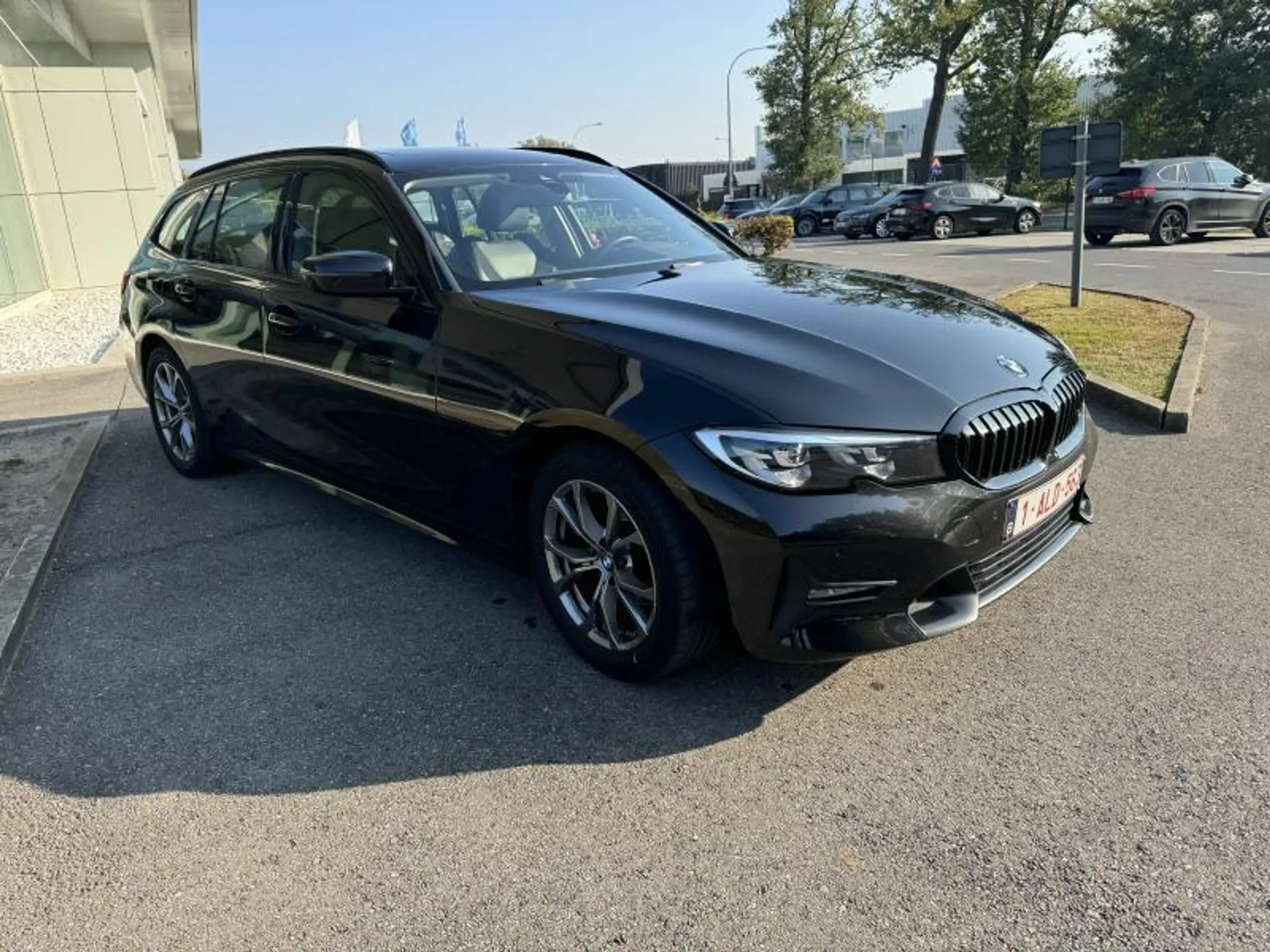 BMW - 318