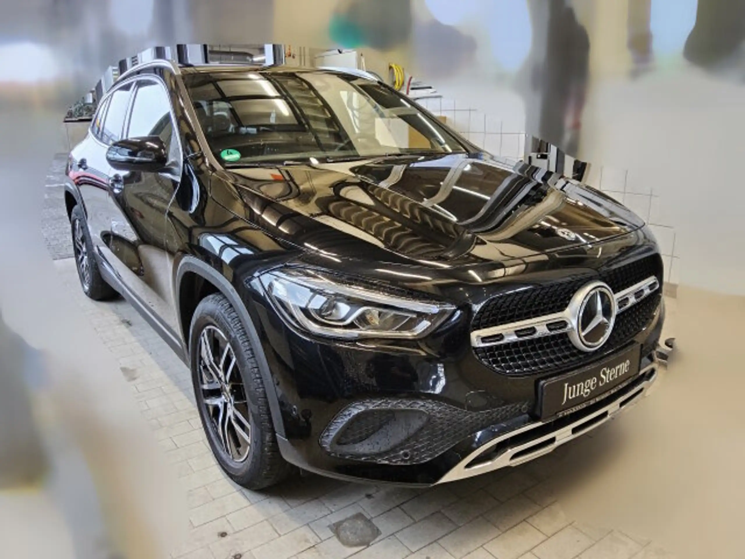 Mercedes-Benz - GLA 200