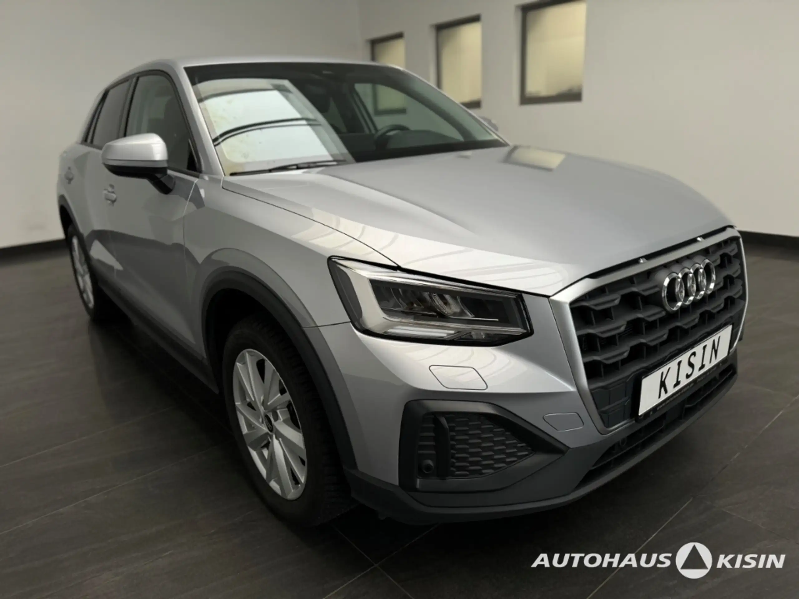 Audi - Q2