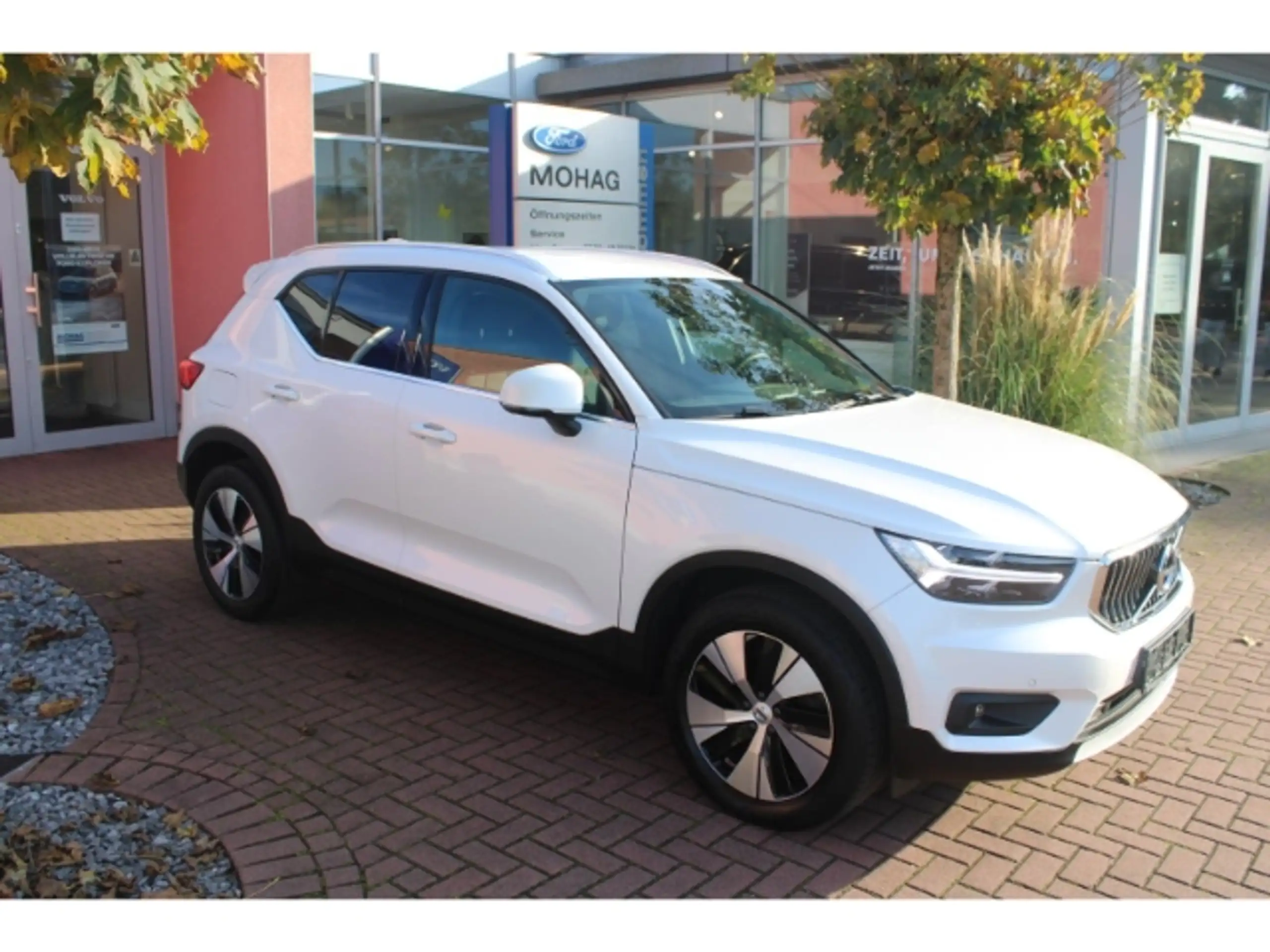 Volvo - XC40