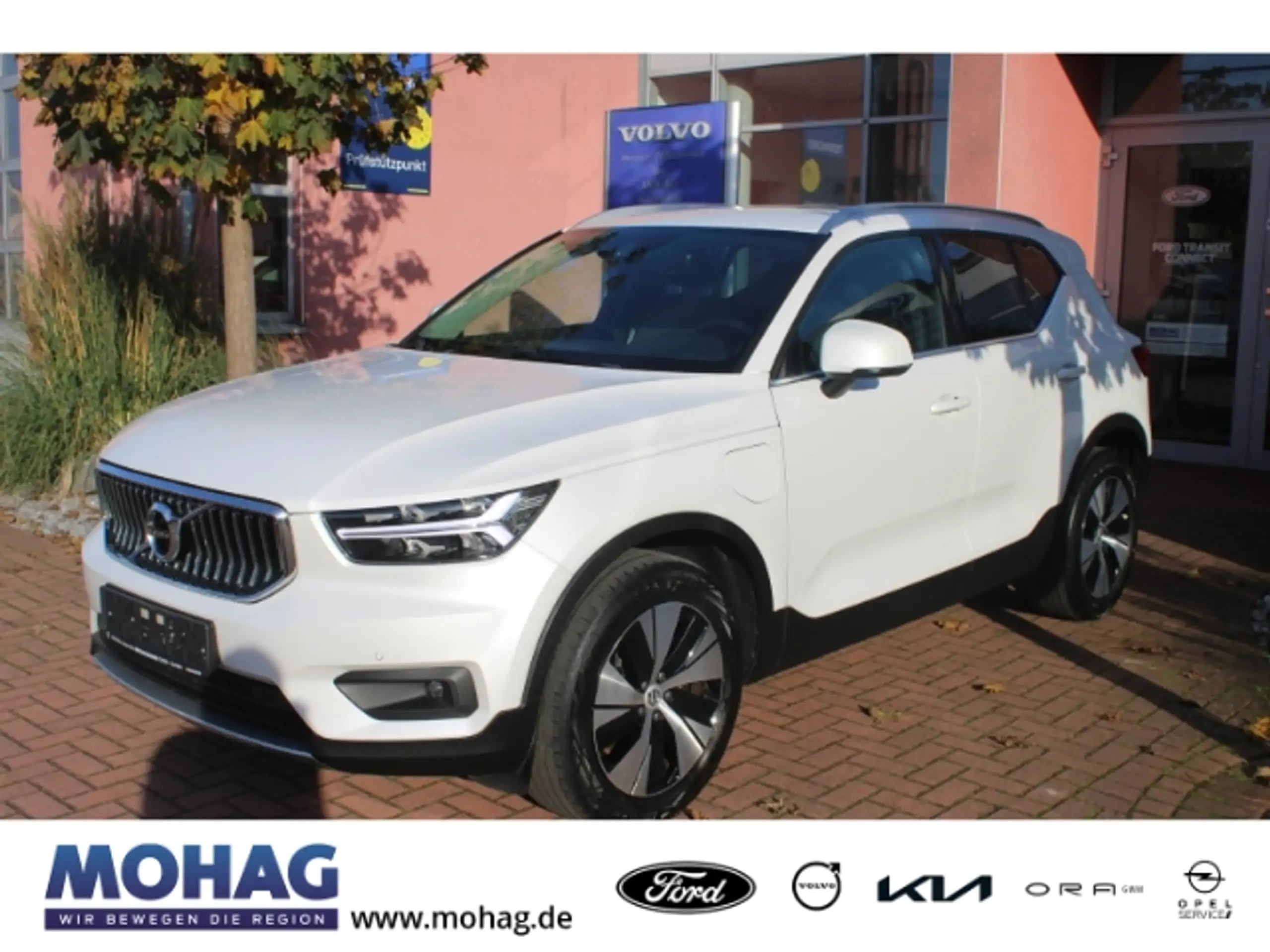 Volvo - XC40