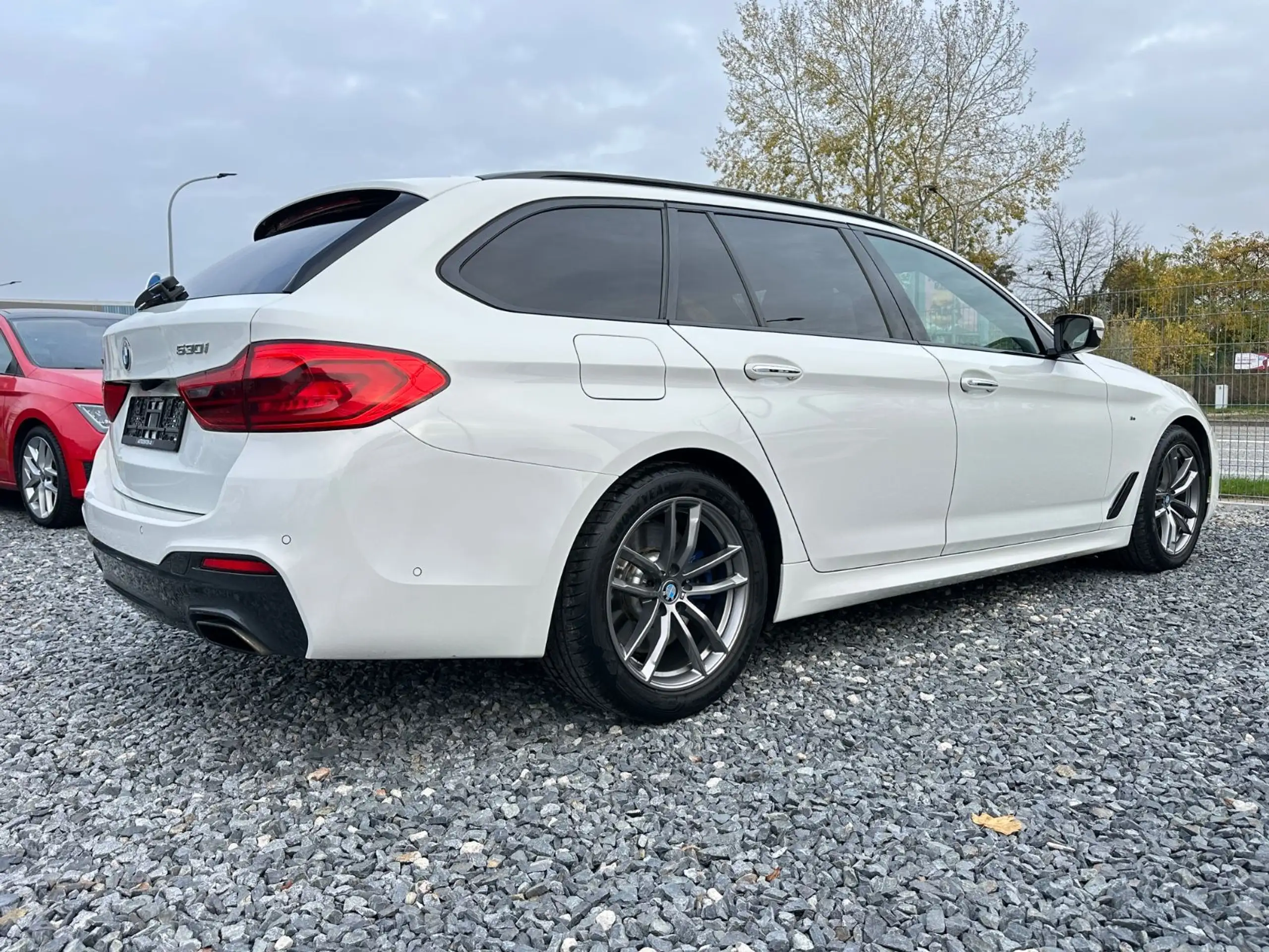 BMW - 530