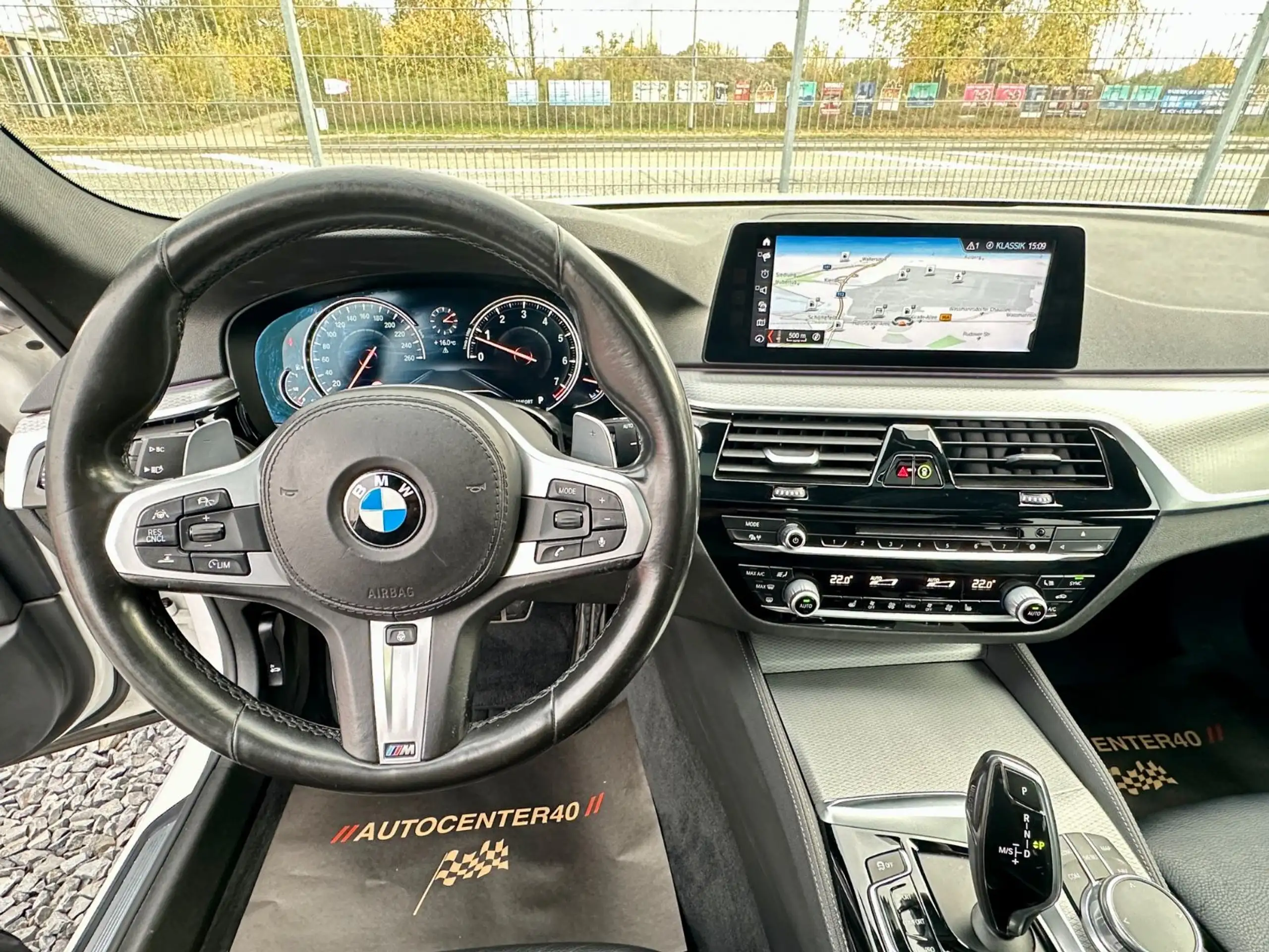 BMW - 530