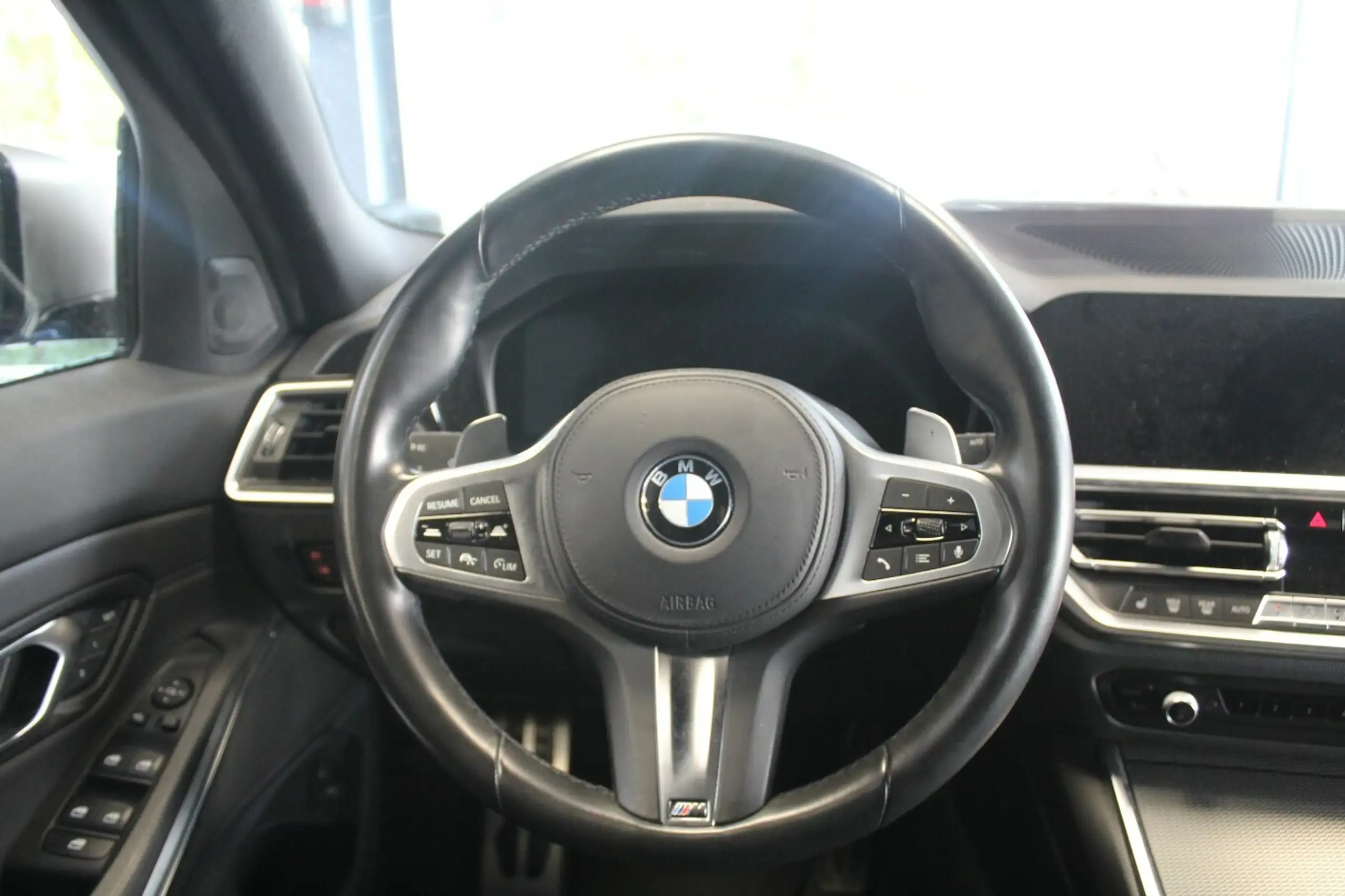 BMW - 320