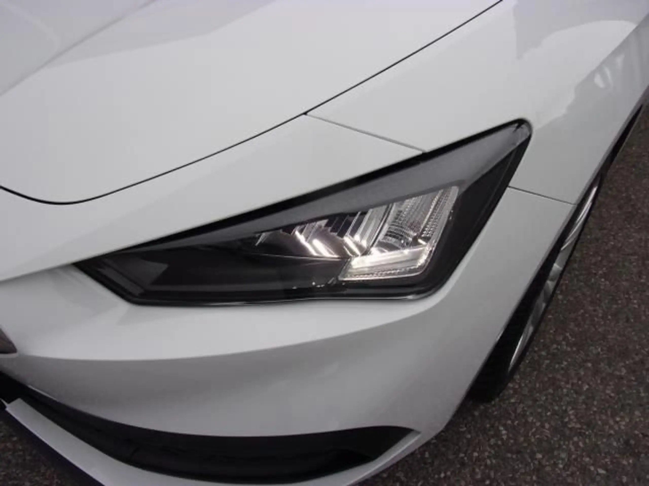 SEAT - Leon