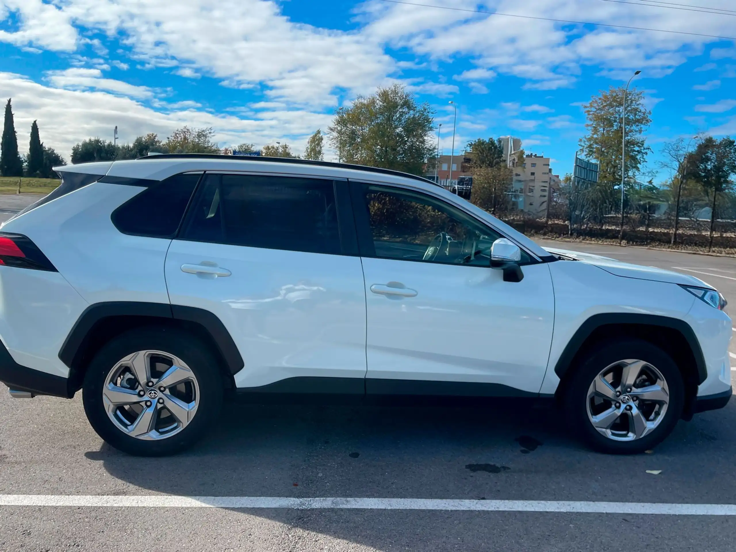 Toyota - RAV 4