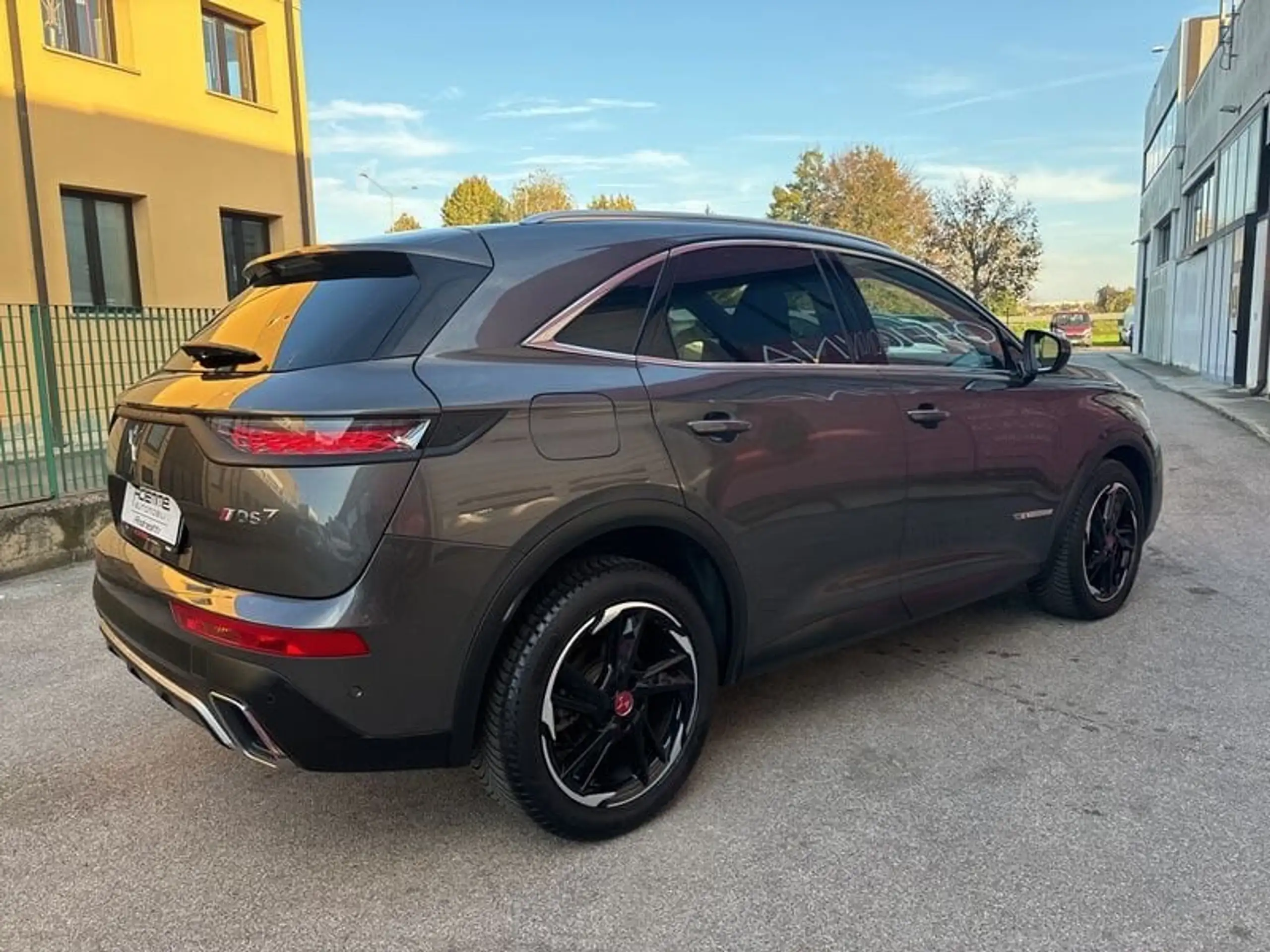 DS Automobiles - DS 7 Crossback