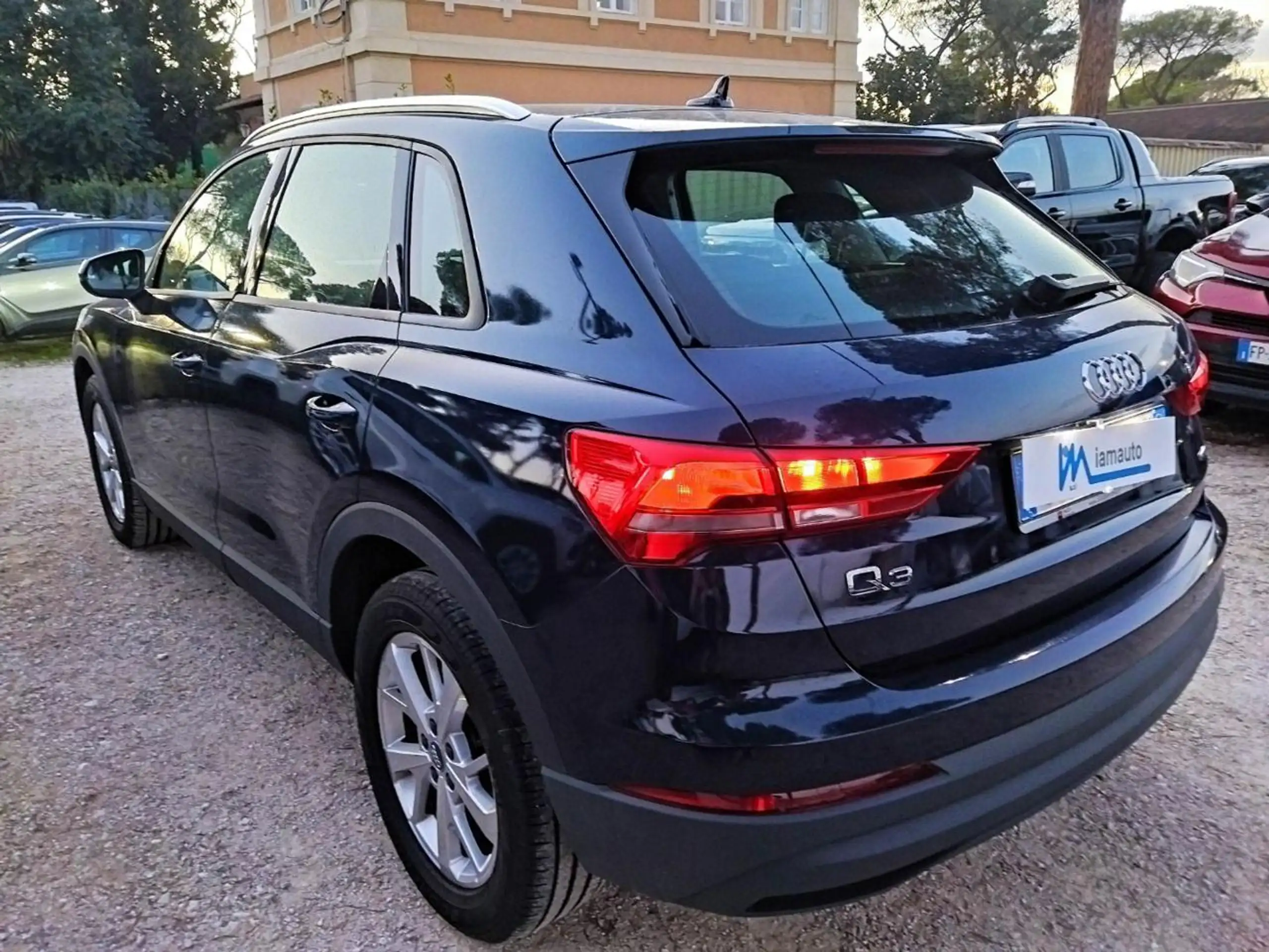 Audi - Q3