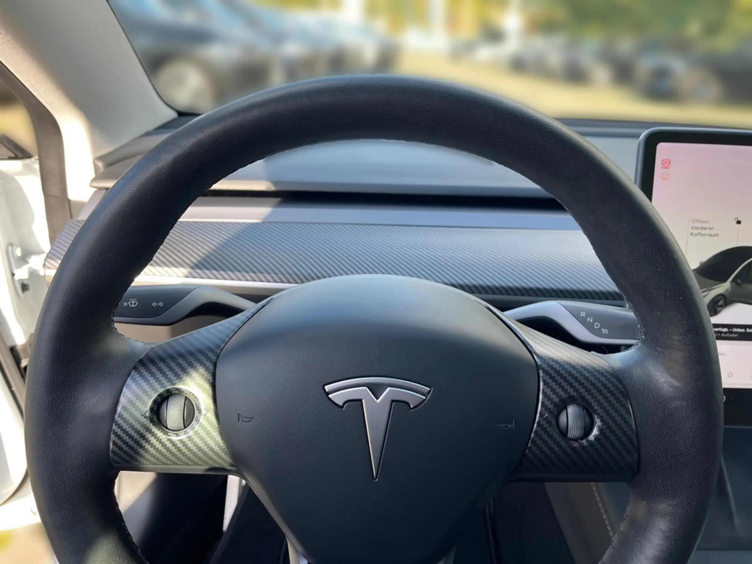 Tesla - Model 3