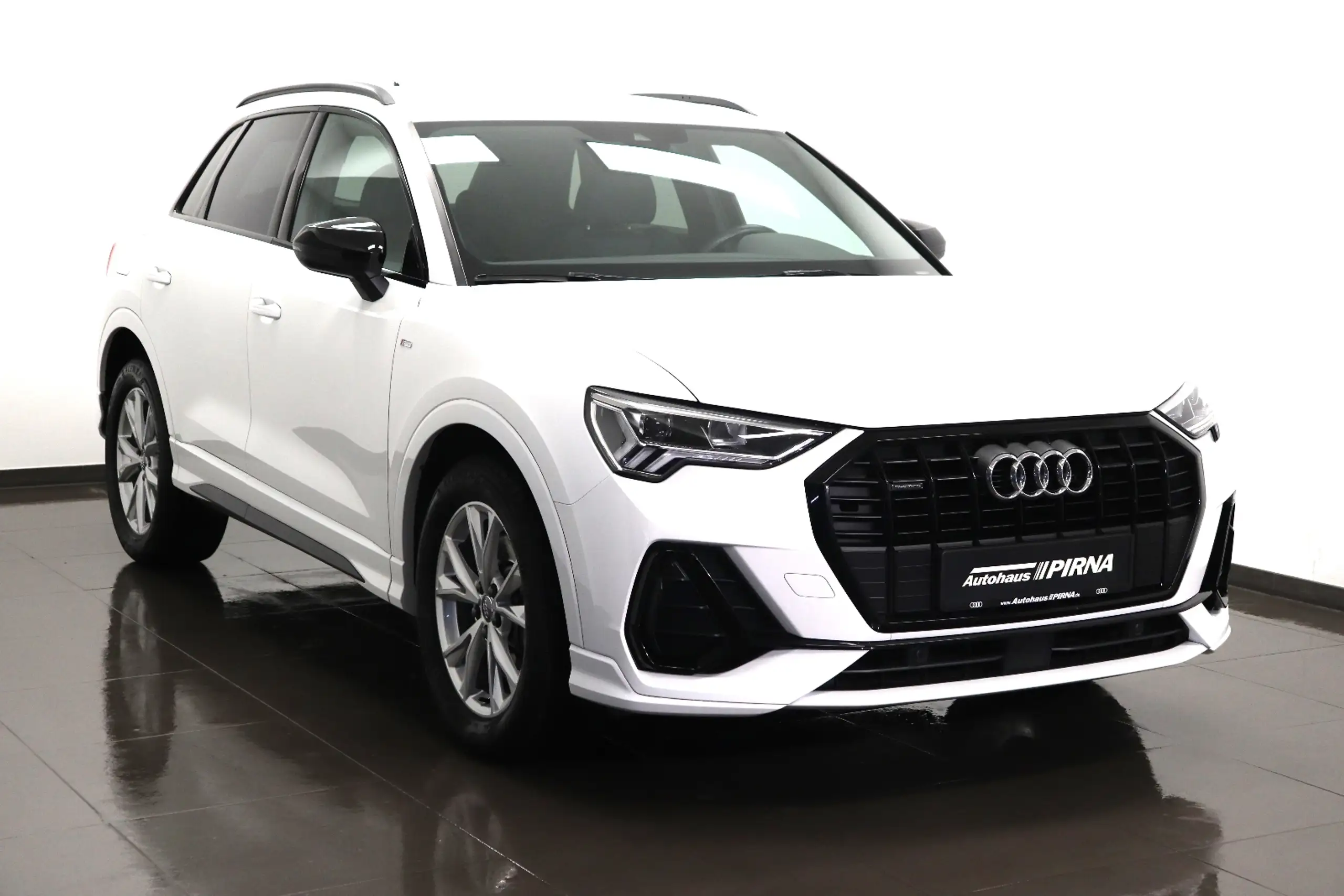 Audi - Q3