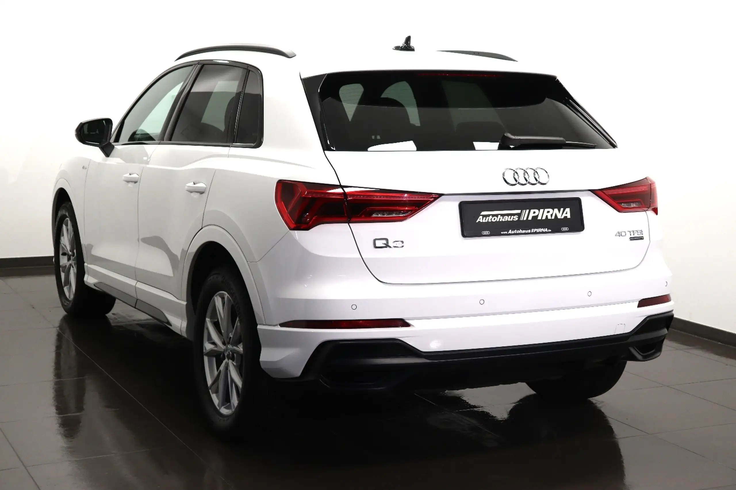 Audi - Q3