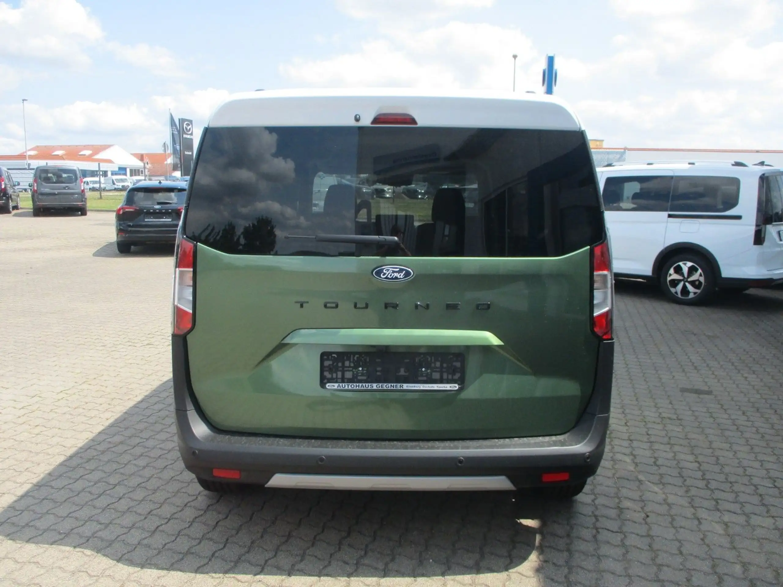 Ford - Tourneo Courier