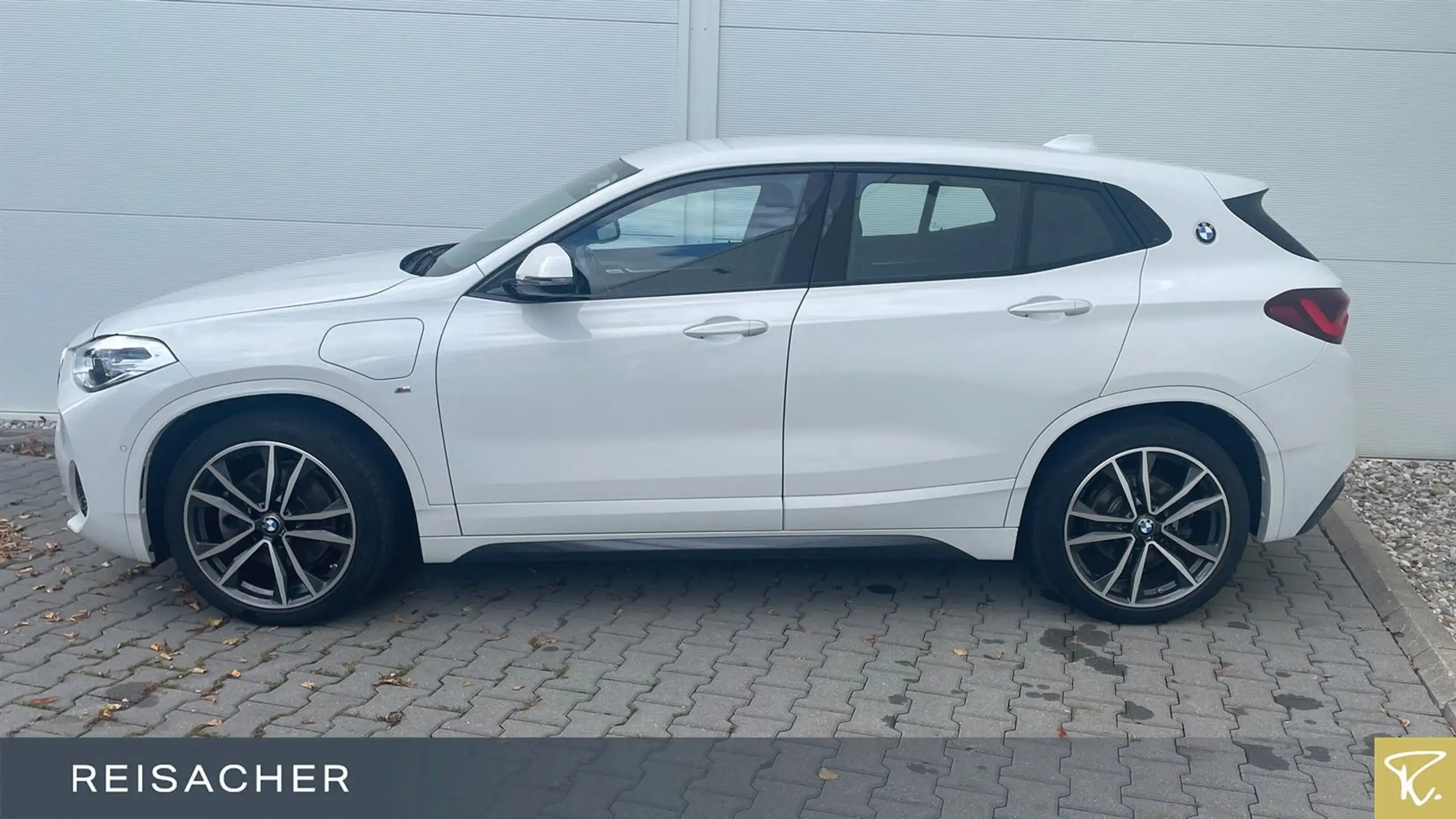 BMW - X2