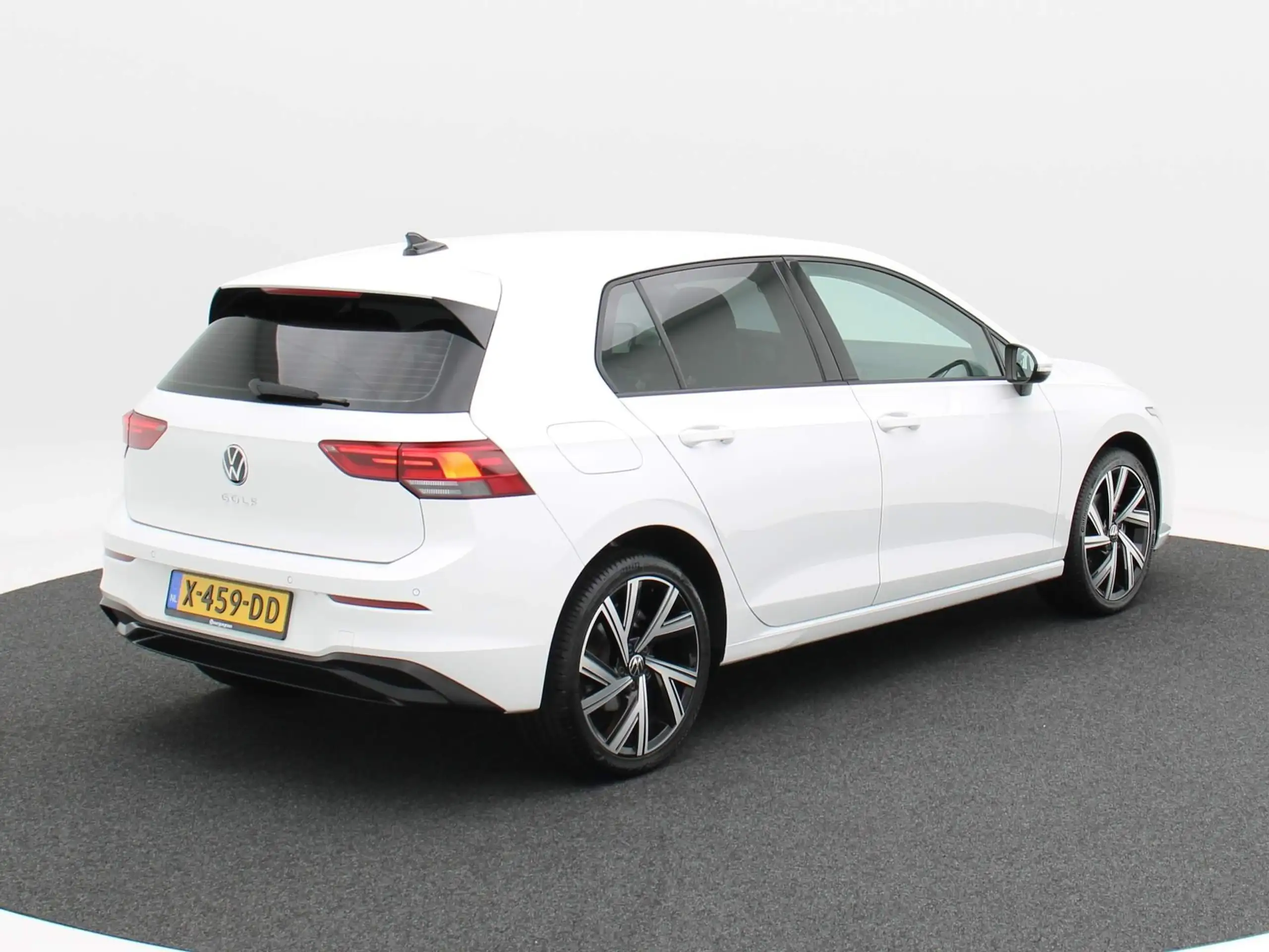 Volkswagen - Golf