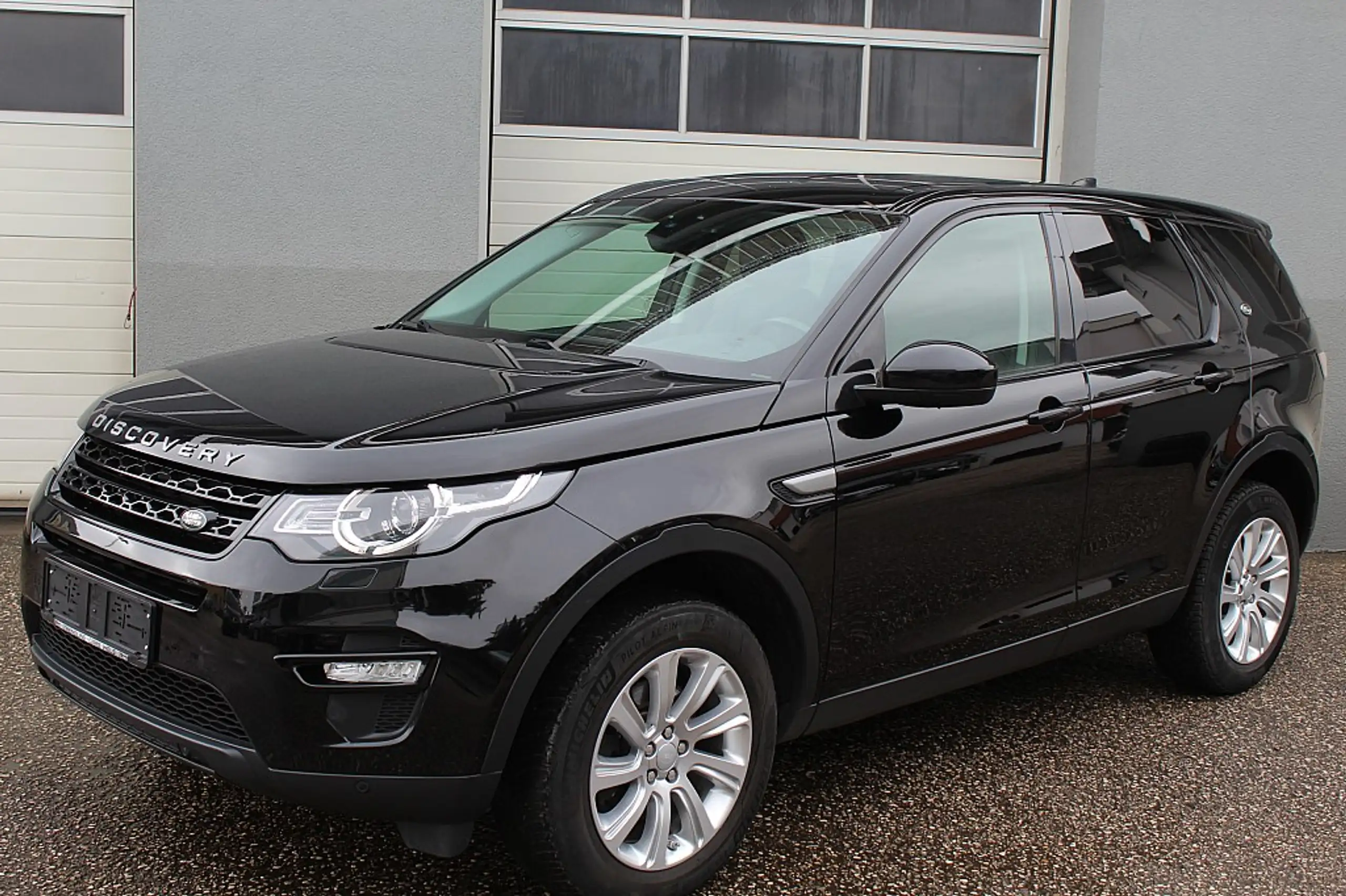 Land Rover - Discovery Sport