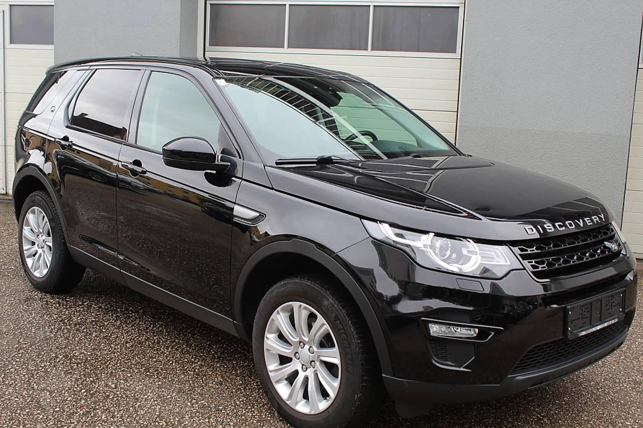 Land Rover - Discovery Sport