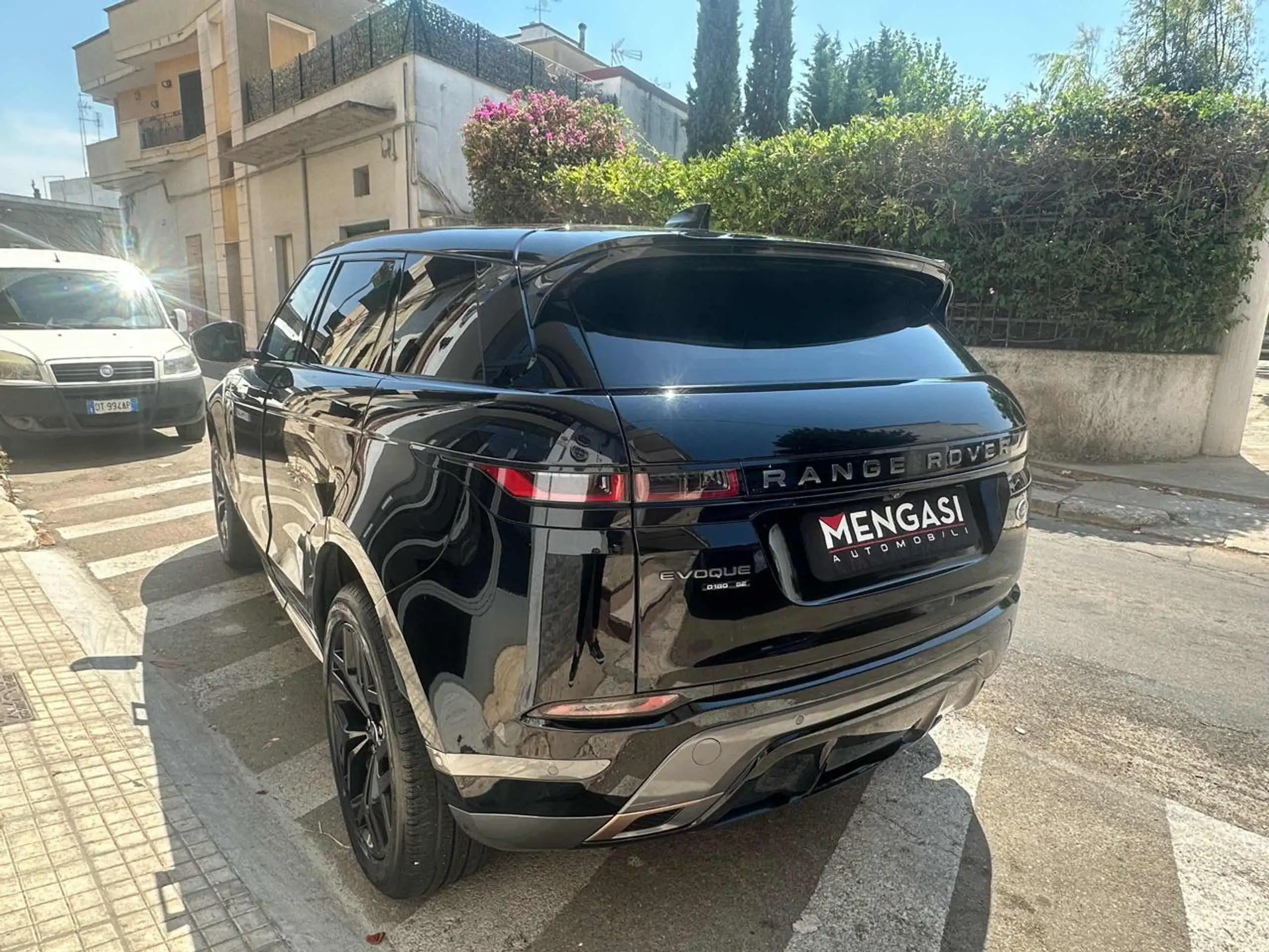 Land Rover - Range Rover Evoque