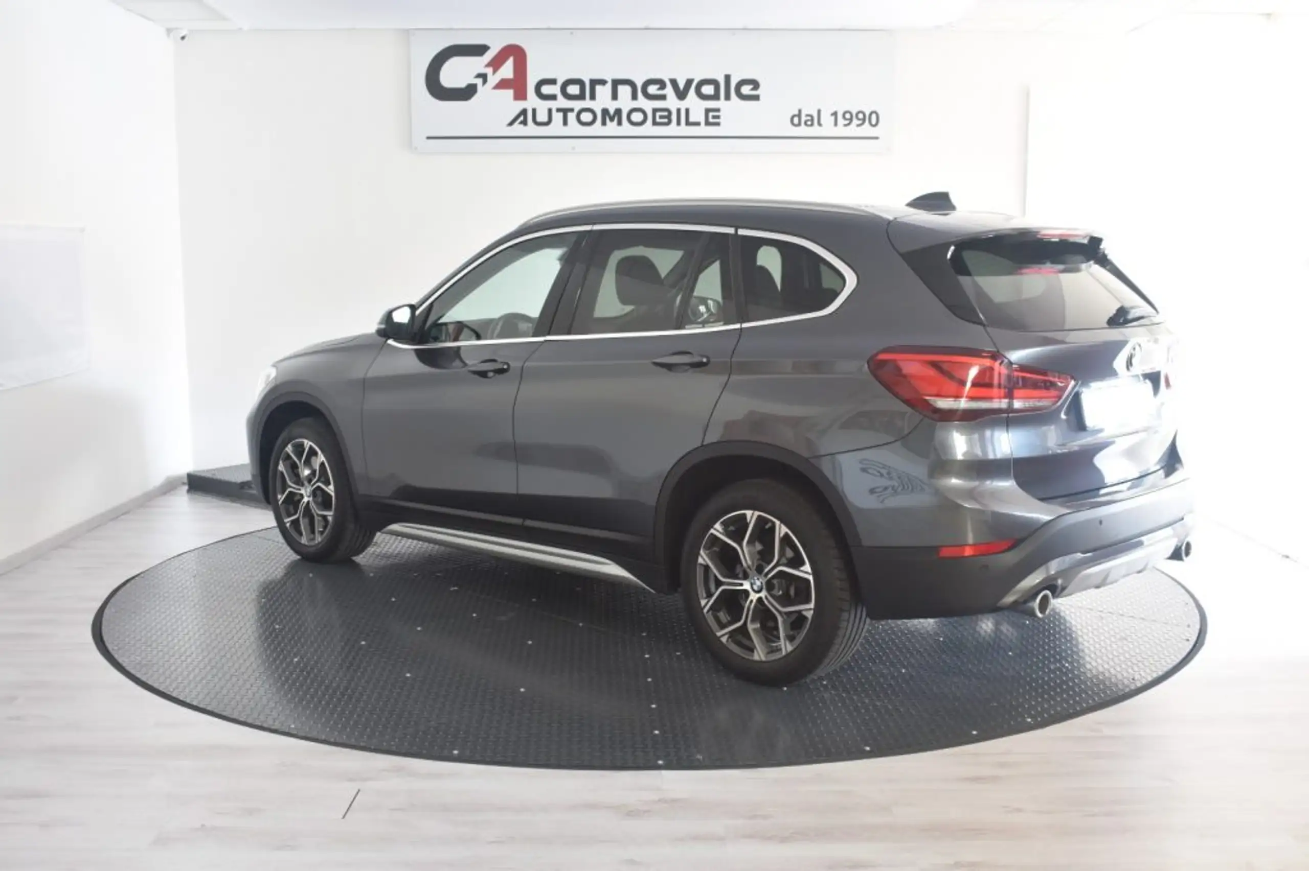 BMW - X1