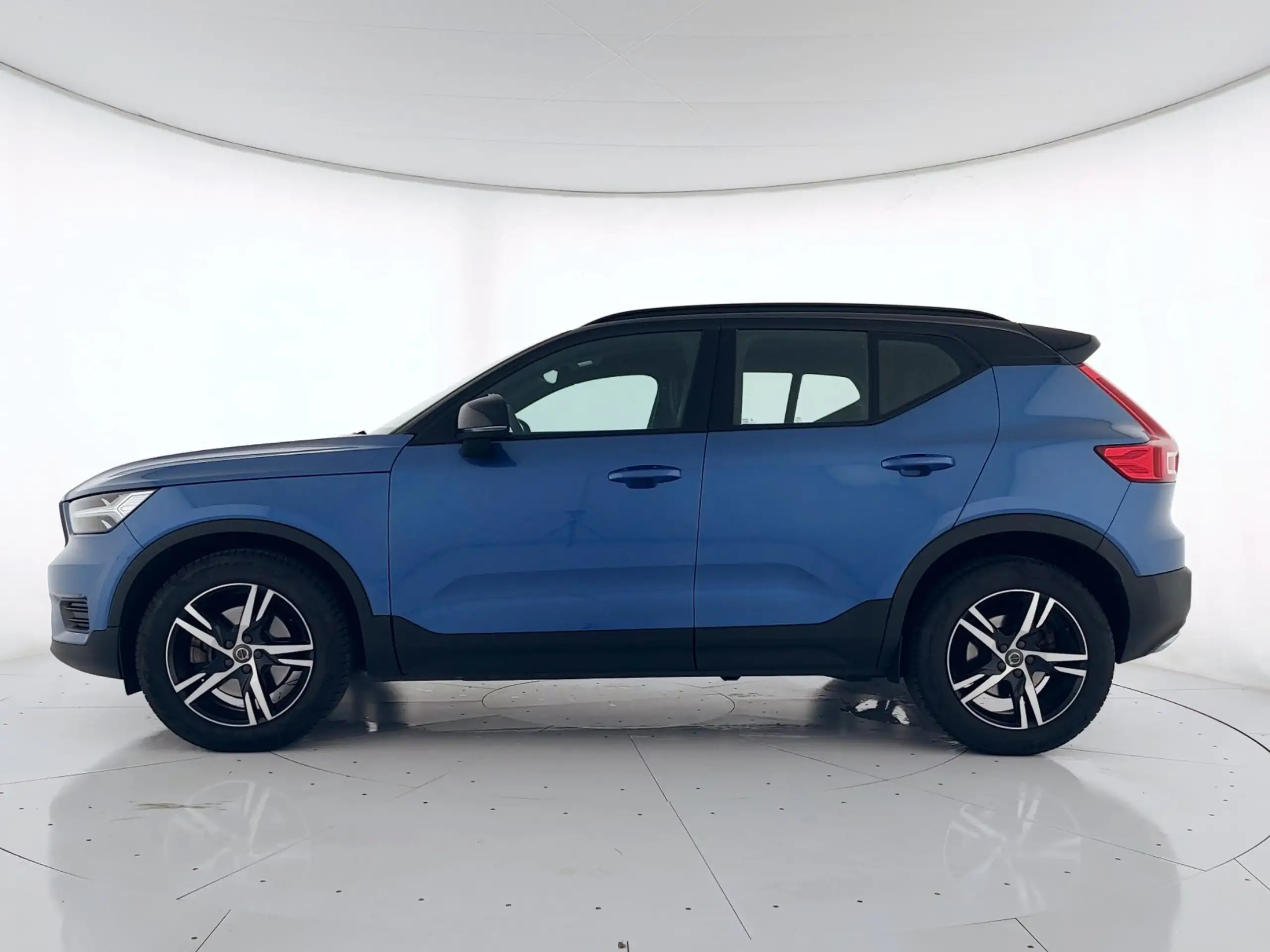 Volvo - XC40