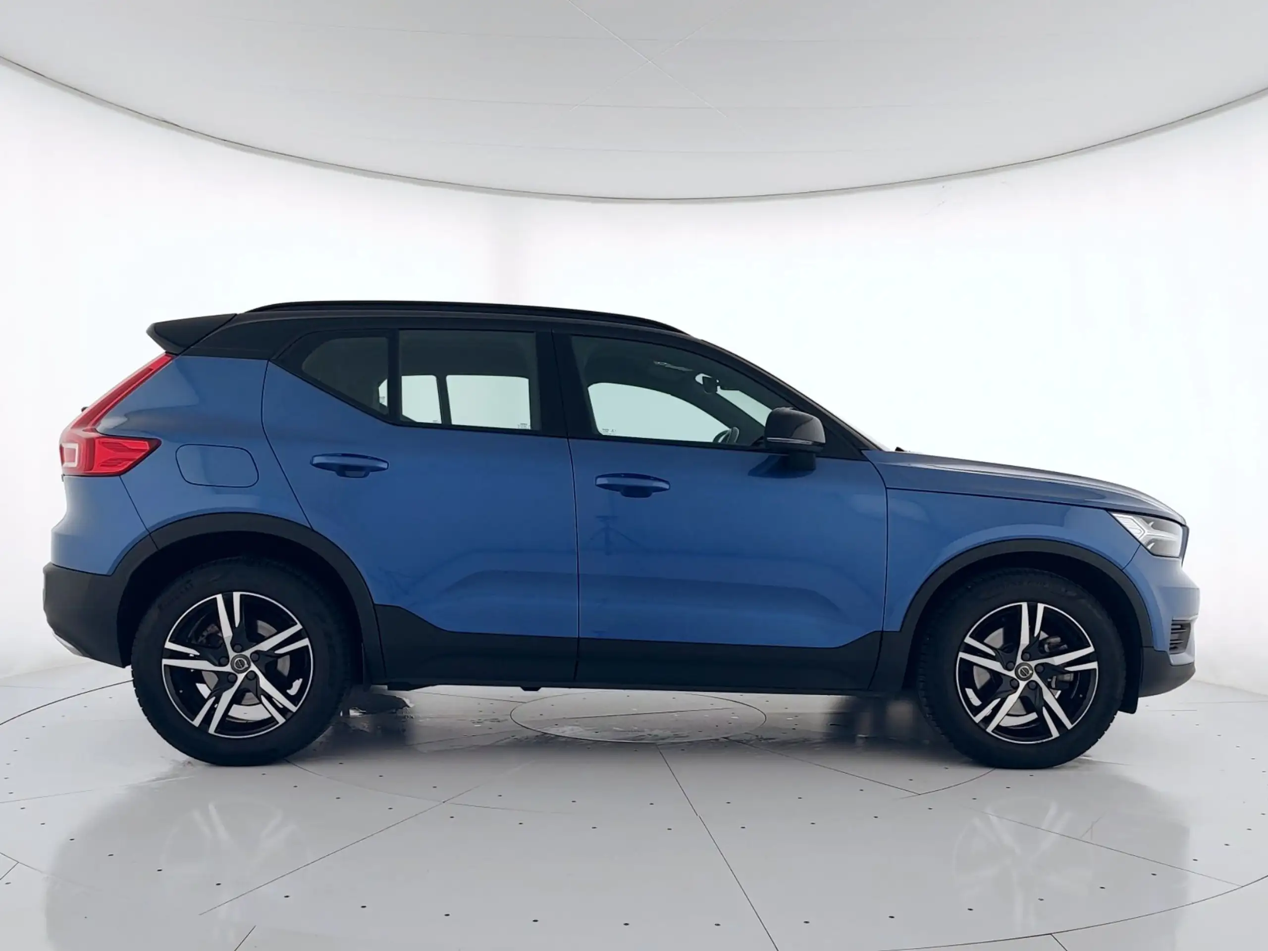 Volvo - XC40