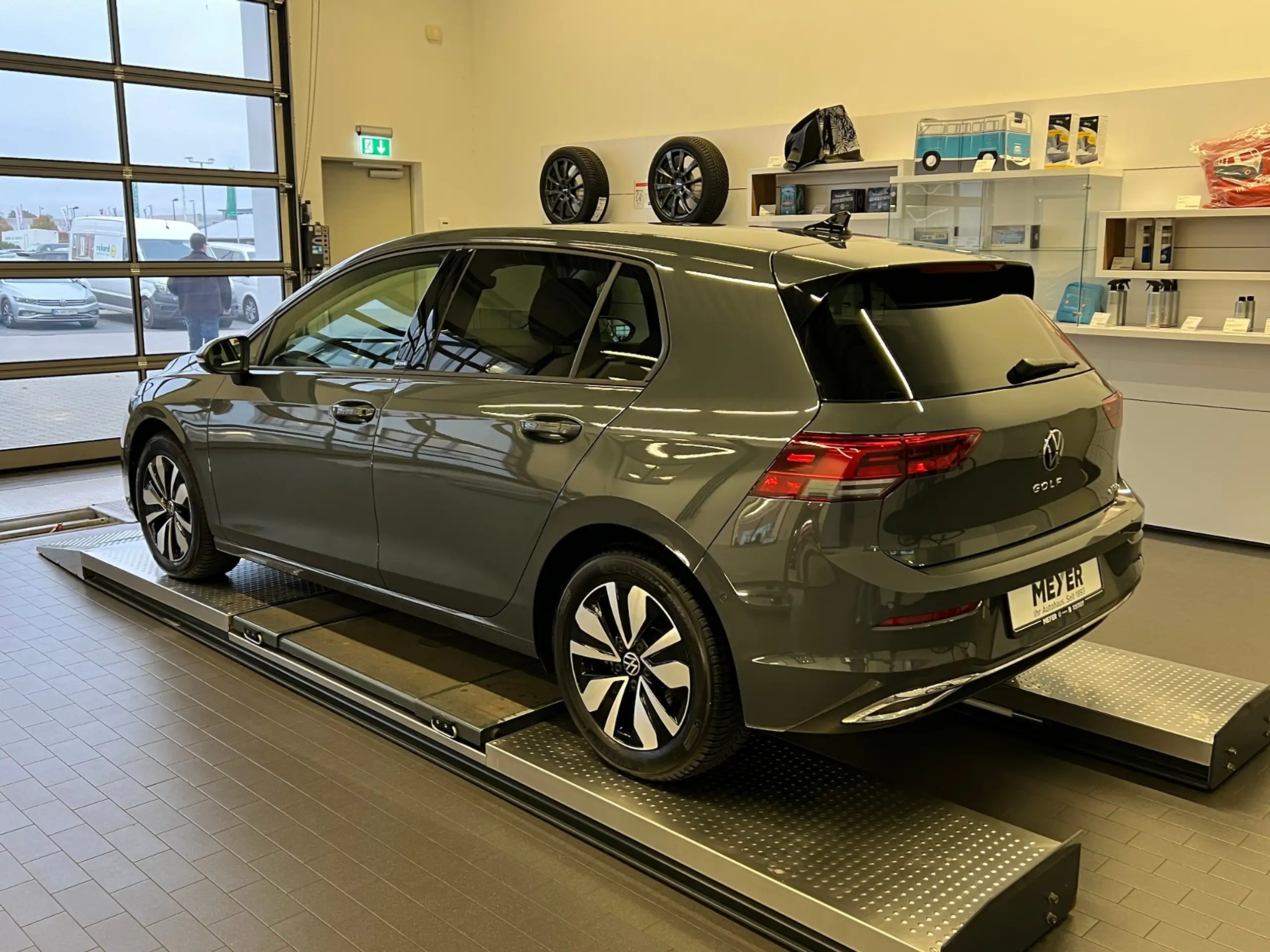 Volkswagen - Golf