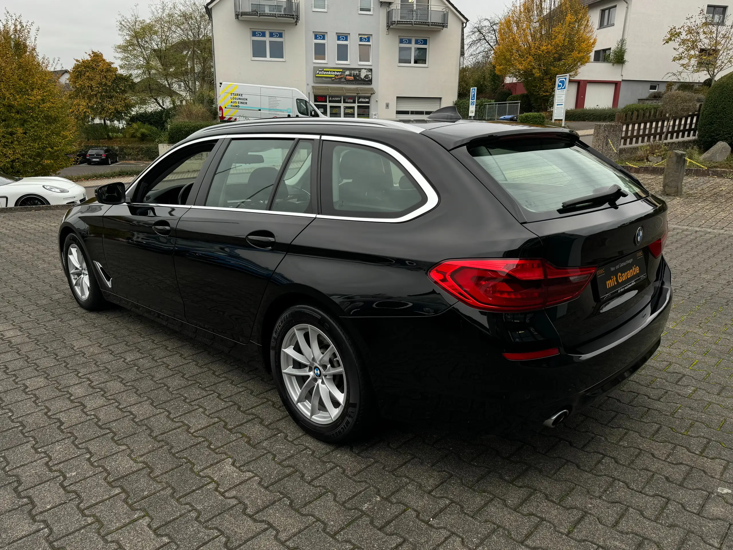 BMW - 530