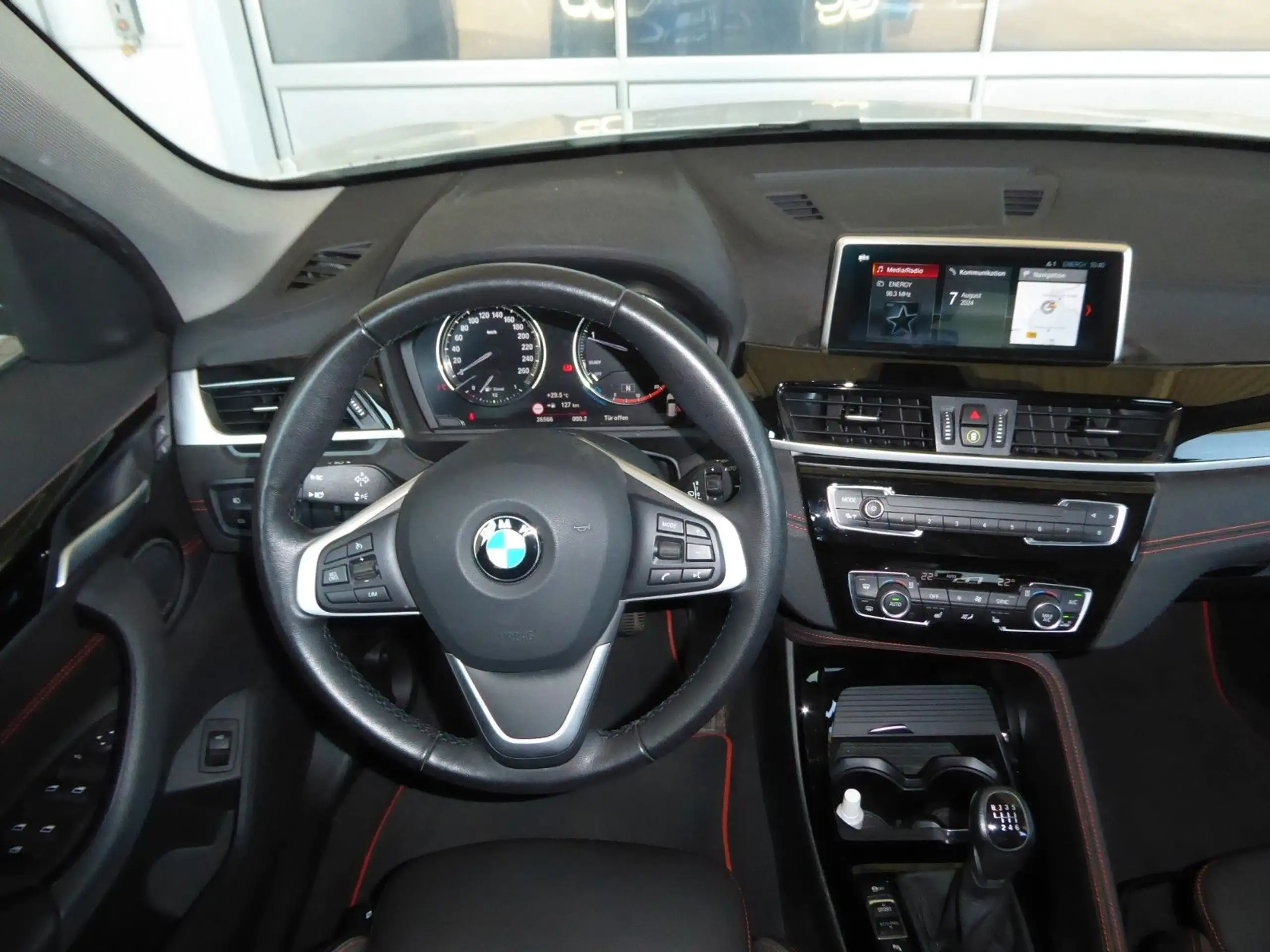 BMW - X1