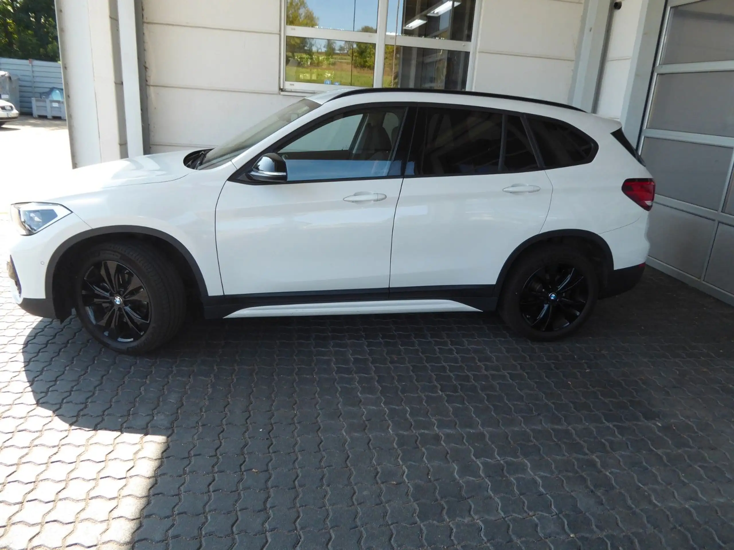 BMW - X1