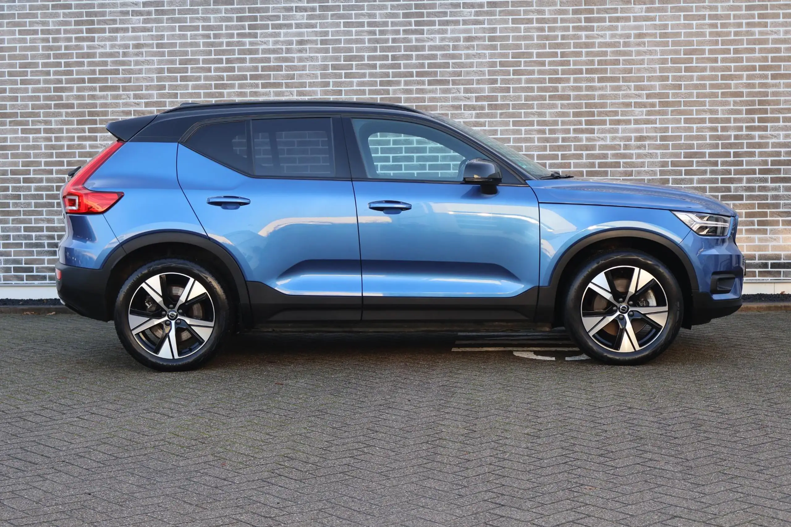 Volvo - XC40