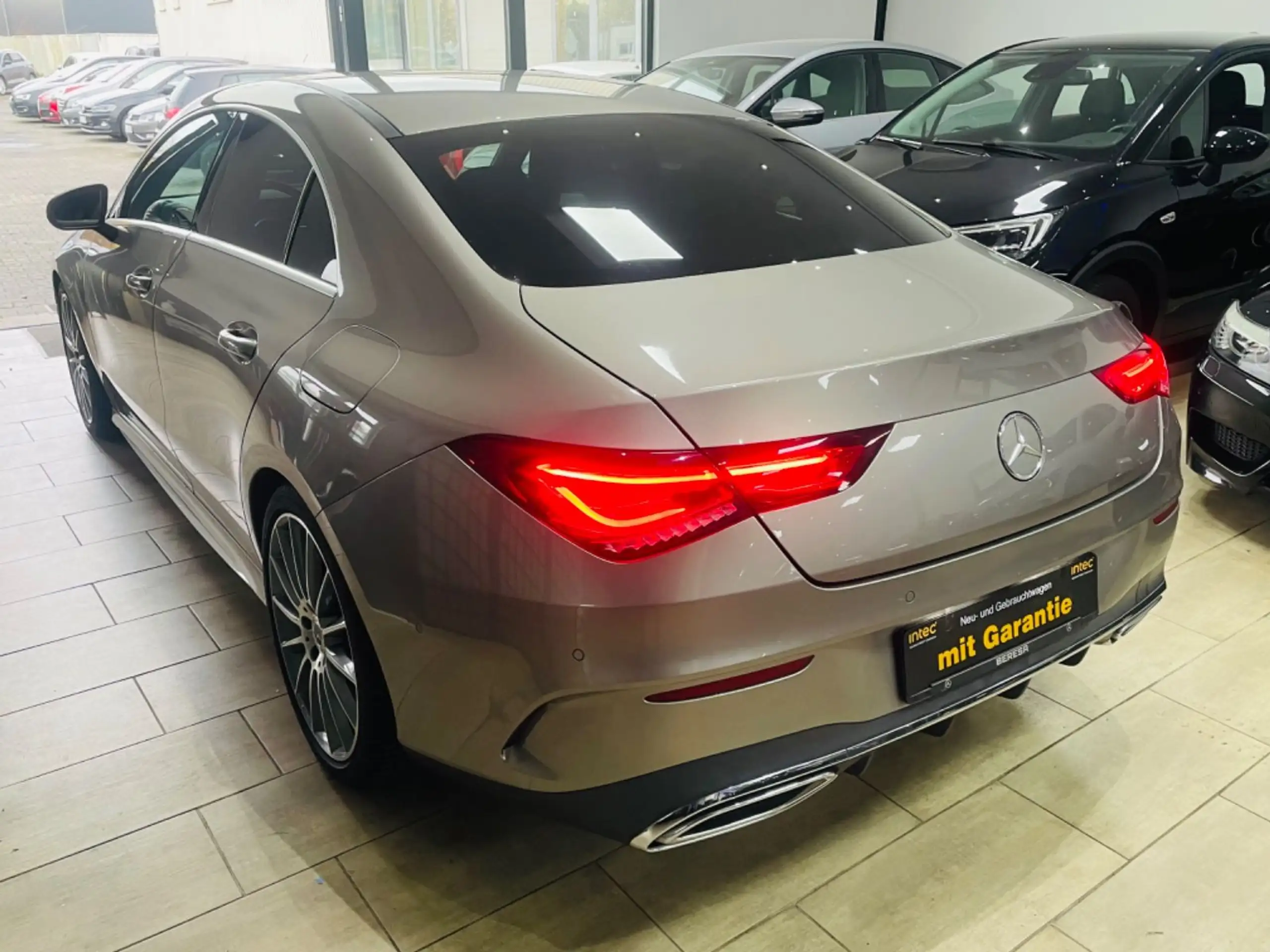 Mercedes-Benz - CLA 180