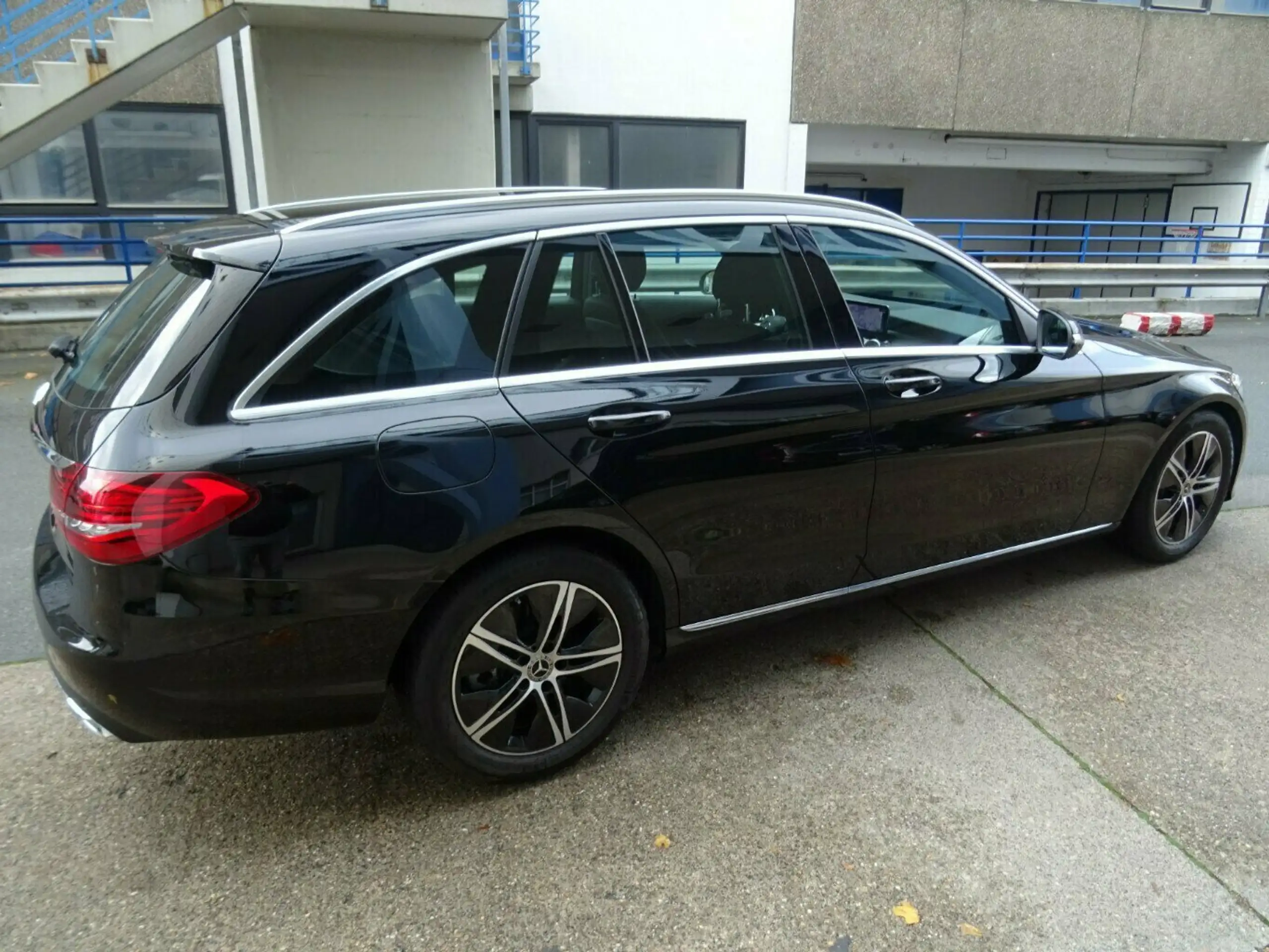 Mercedes-Benz - C 220