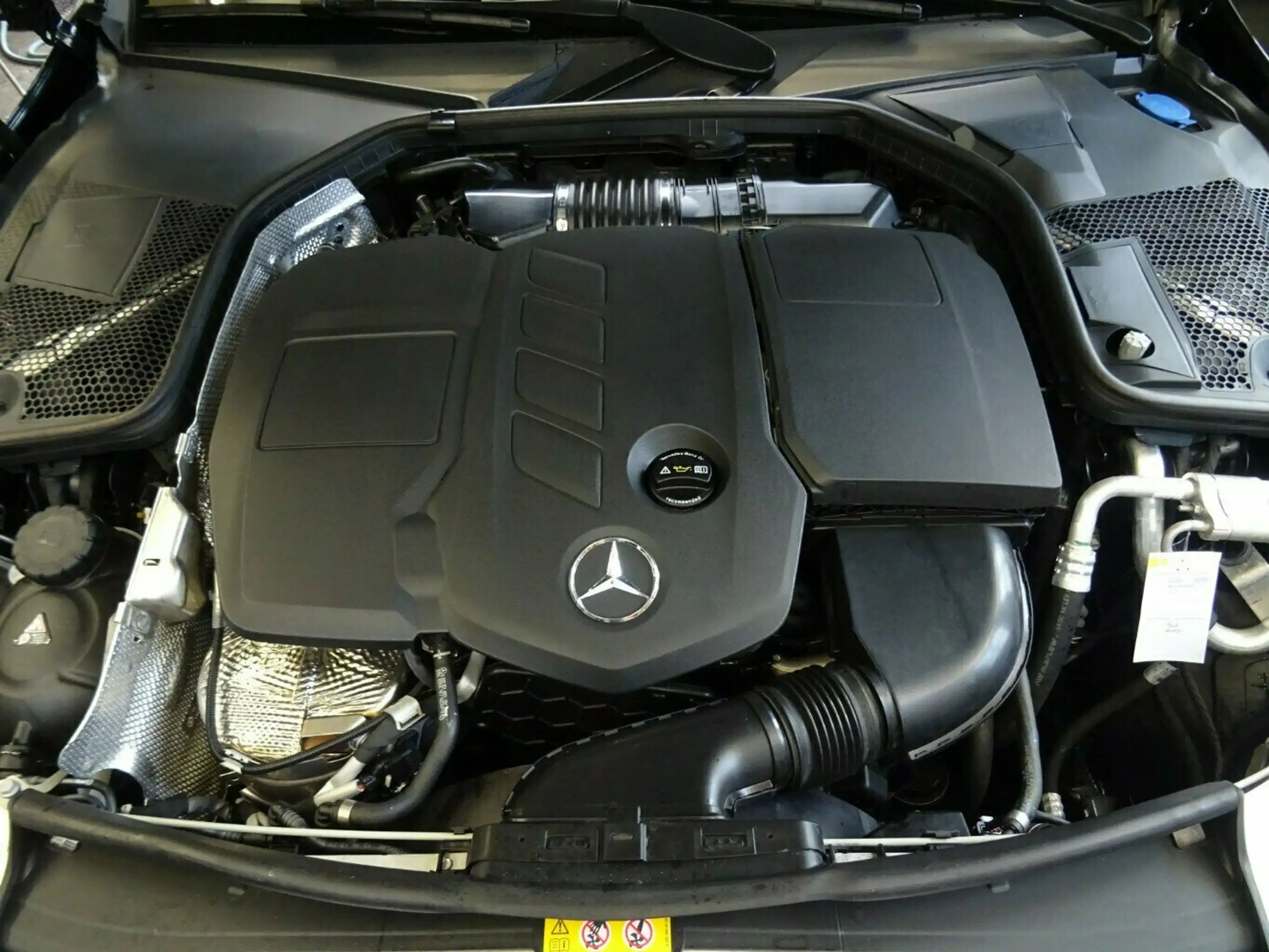 Mercedes-Benz - C 220