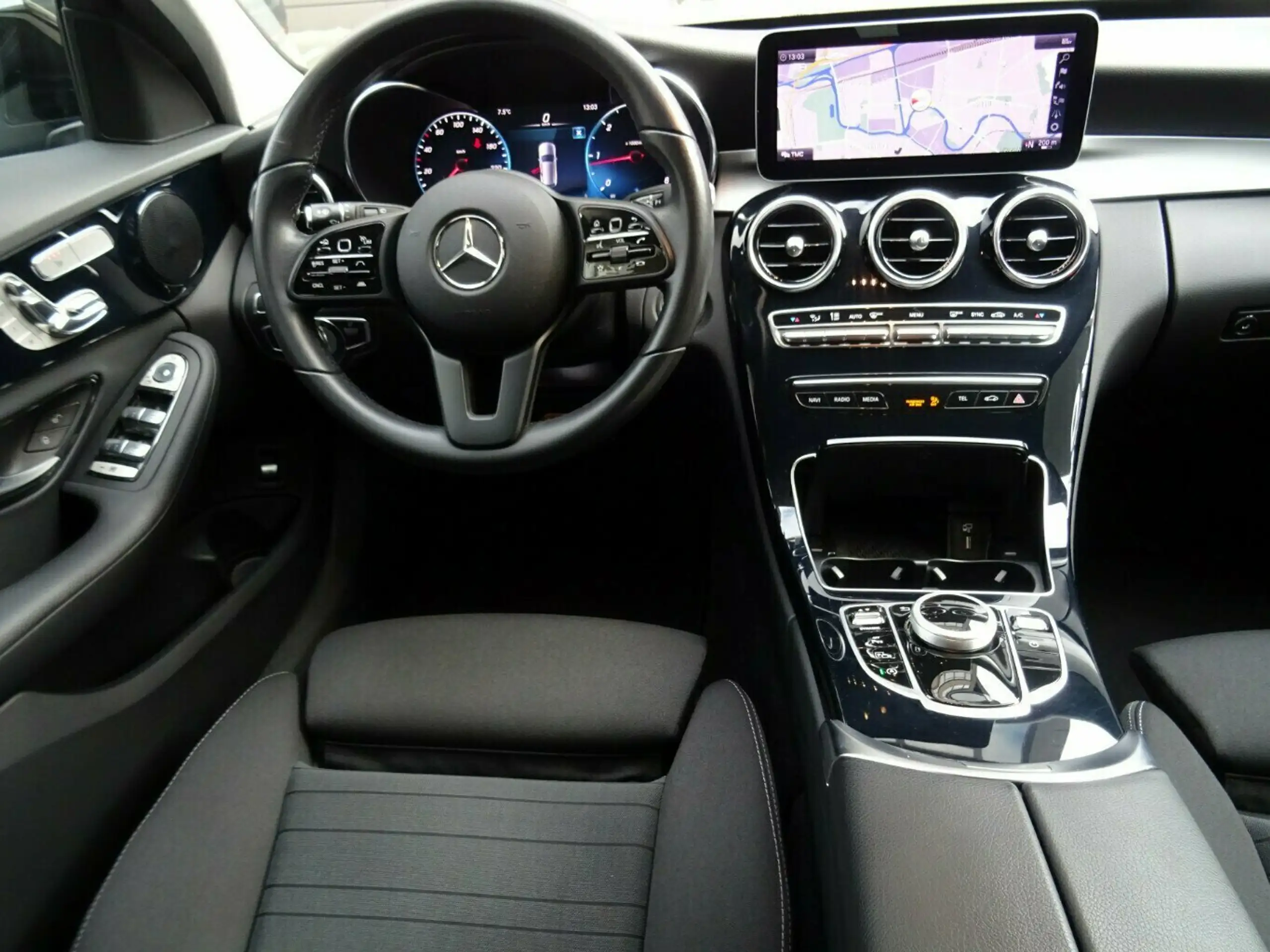 Mercedes-Benz - C 220