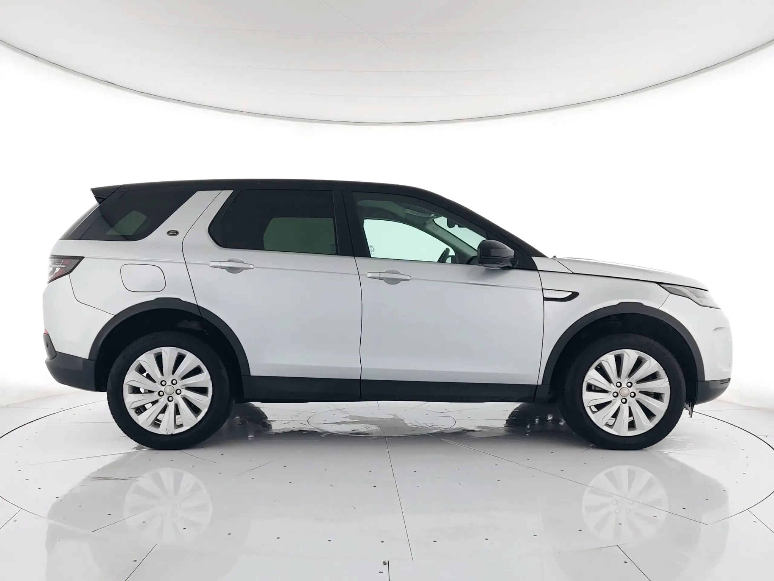 Land Rover - Discovery Sport