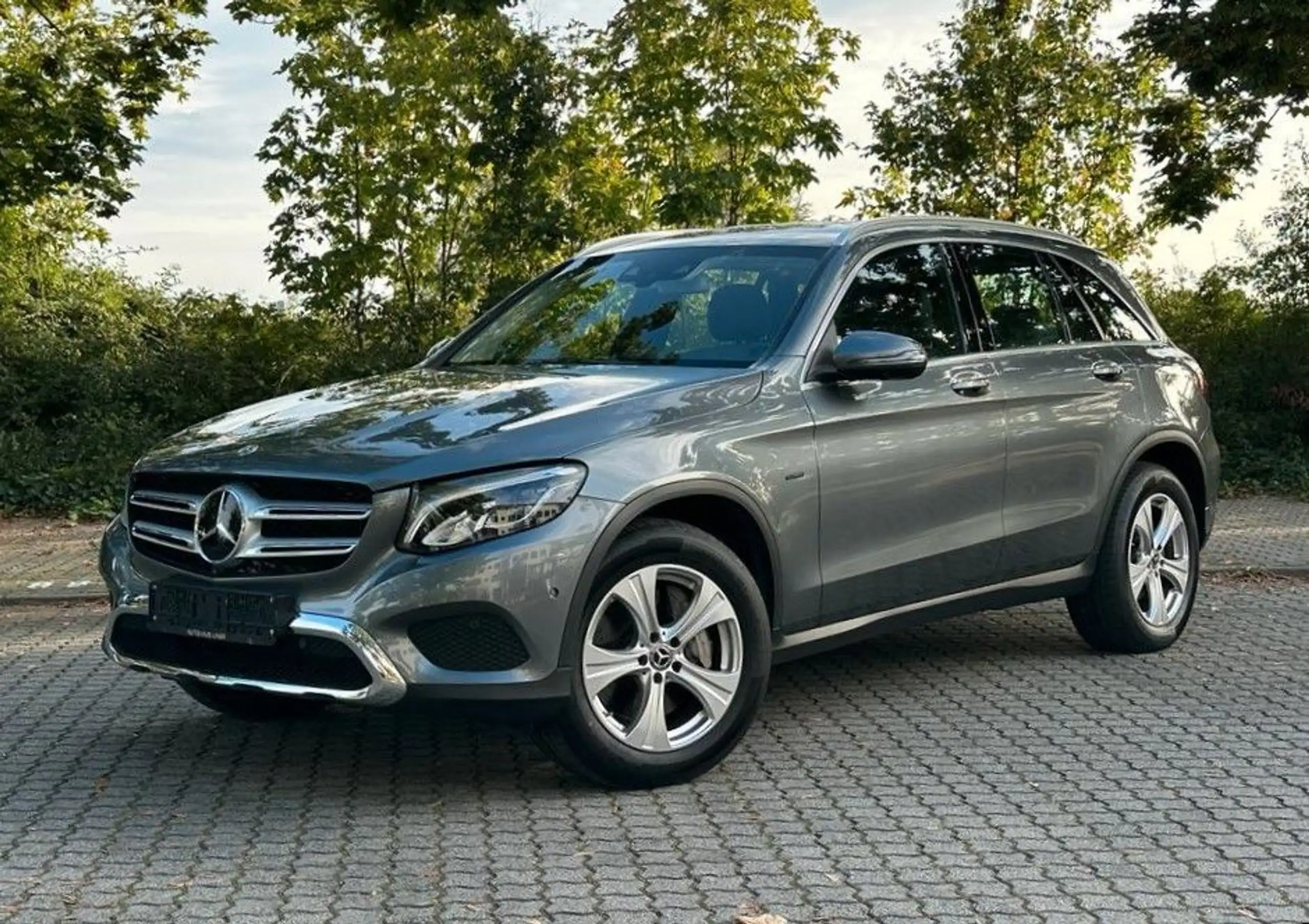 Mercedes-Benz - GLC 350