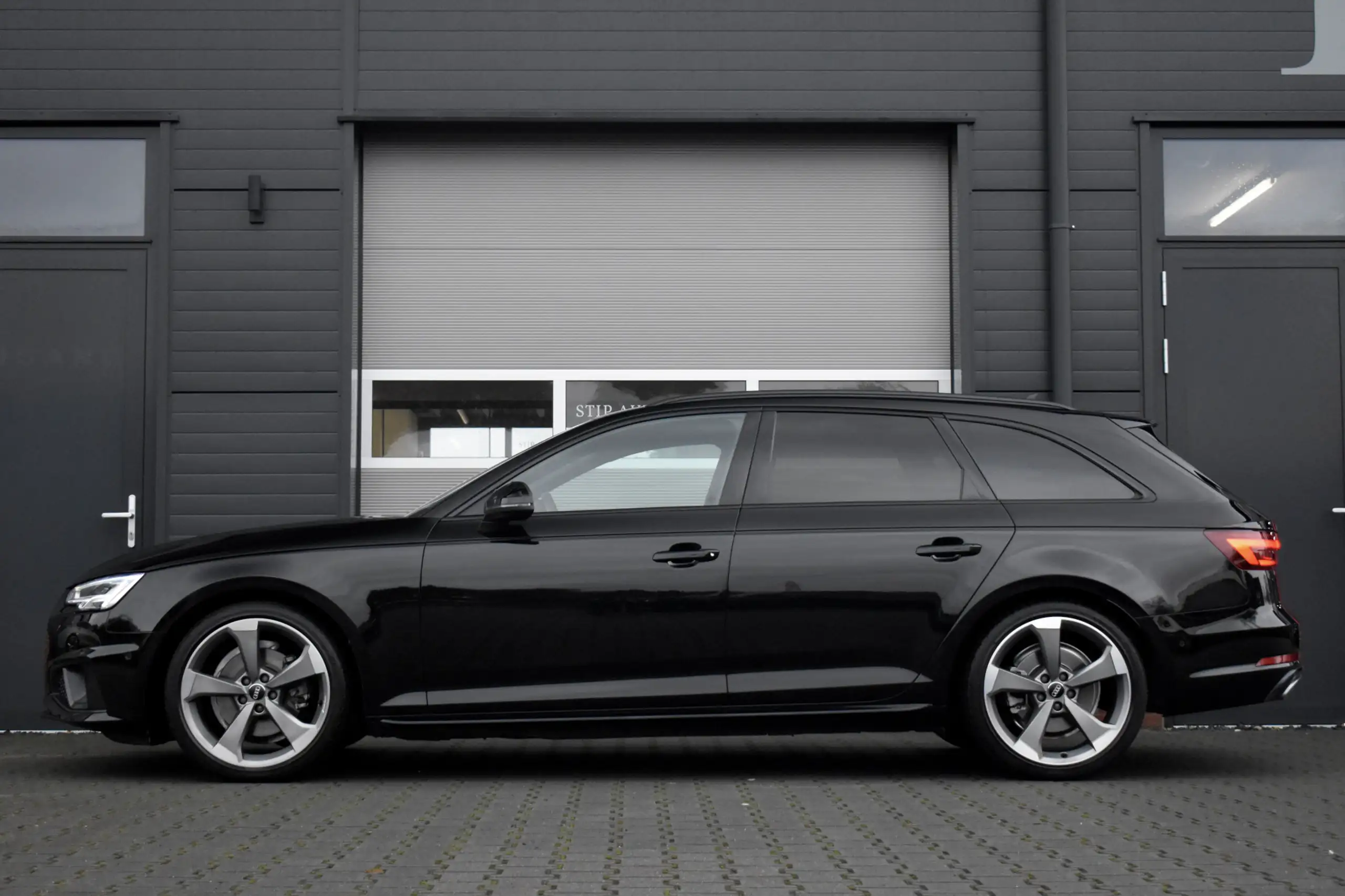 Audi - A4