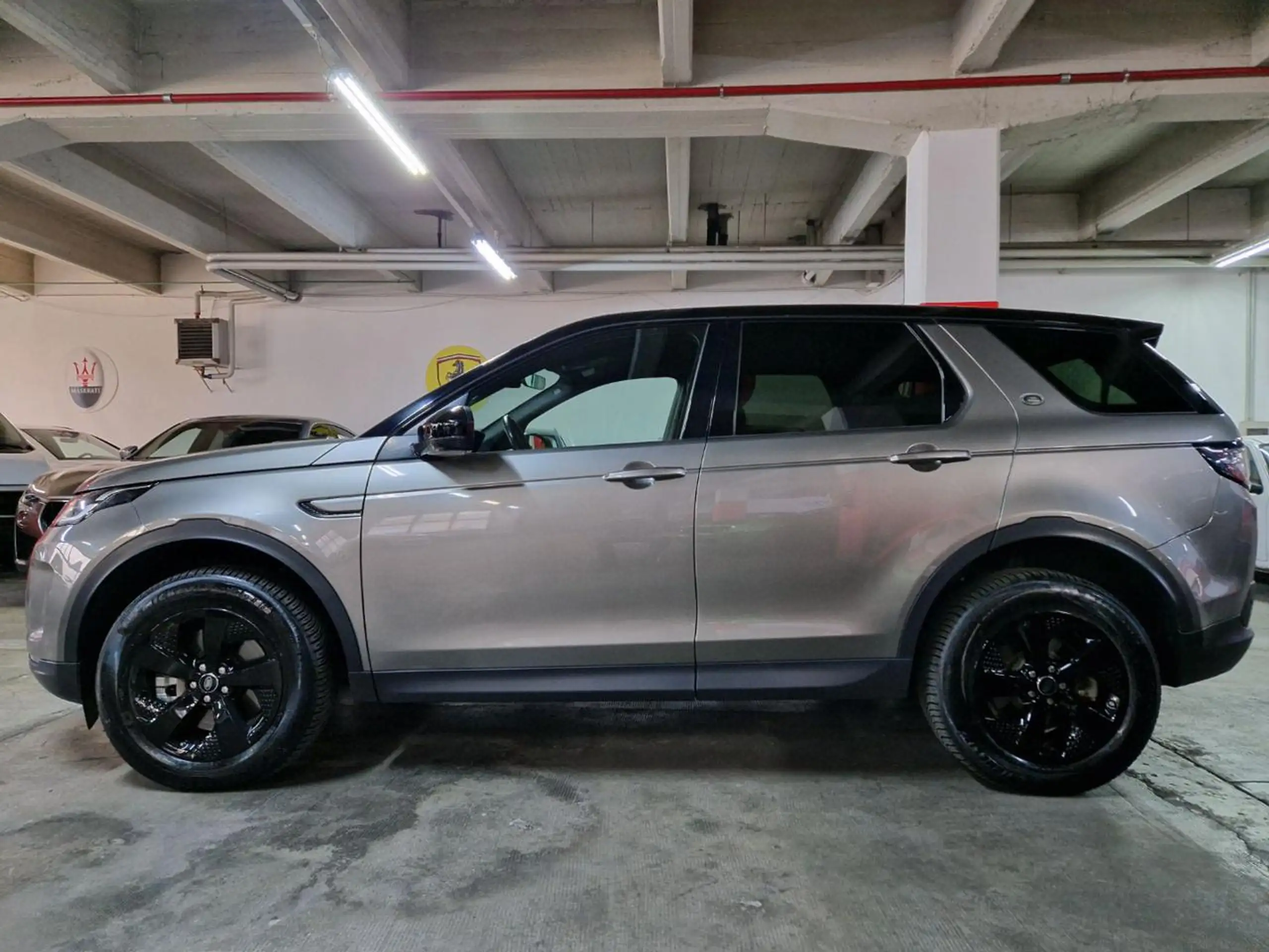 Land Rover - Discovery Sport