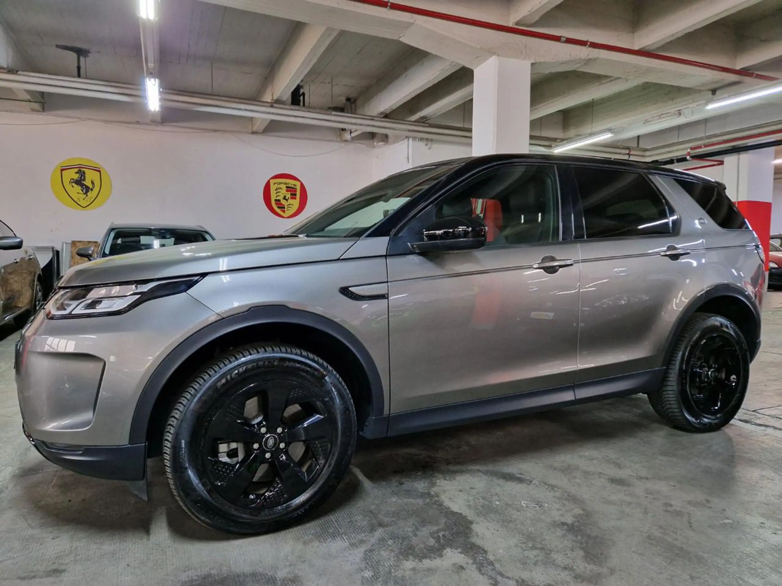 Land Rover - Discovery Sport