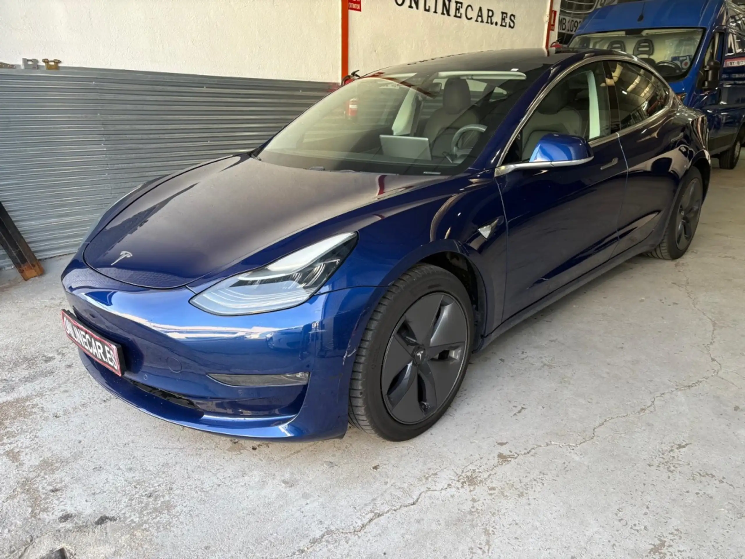 Tesla - Model 3