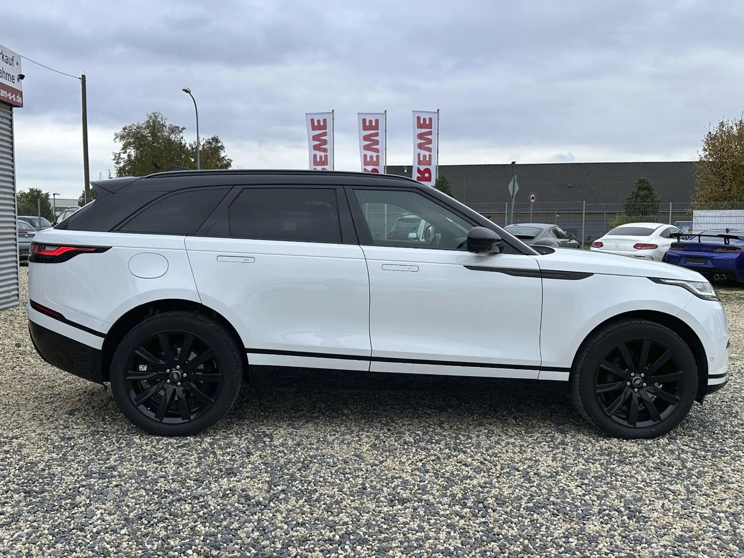 Land Rover - Range Rover Velar